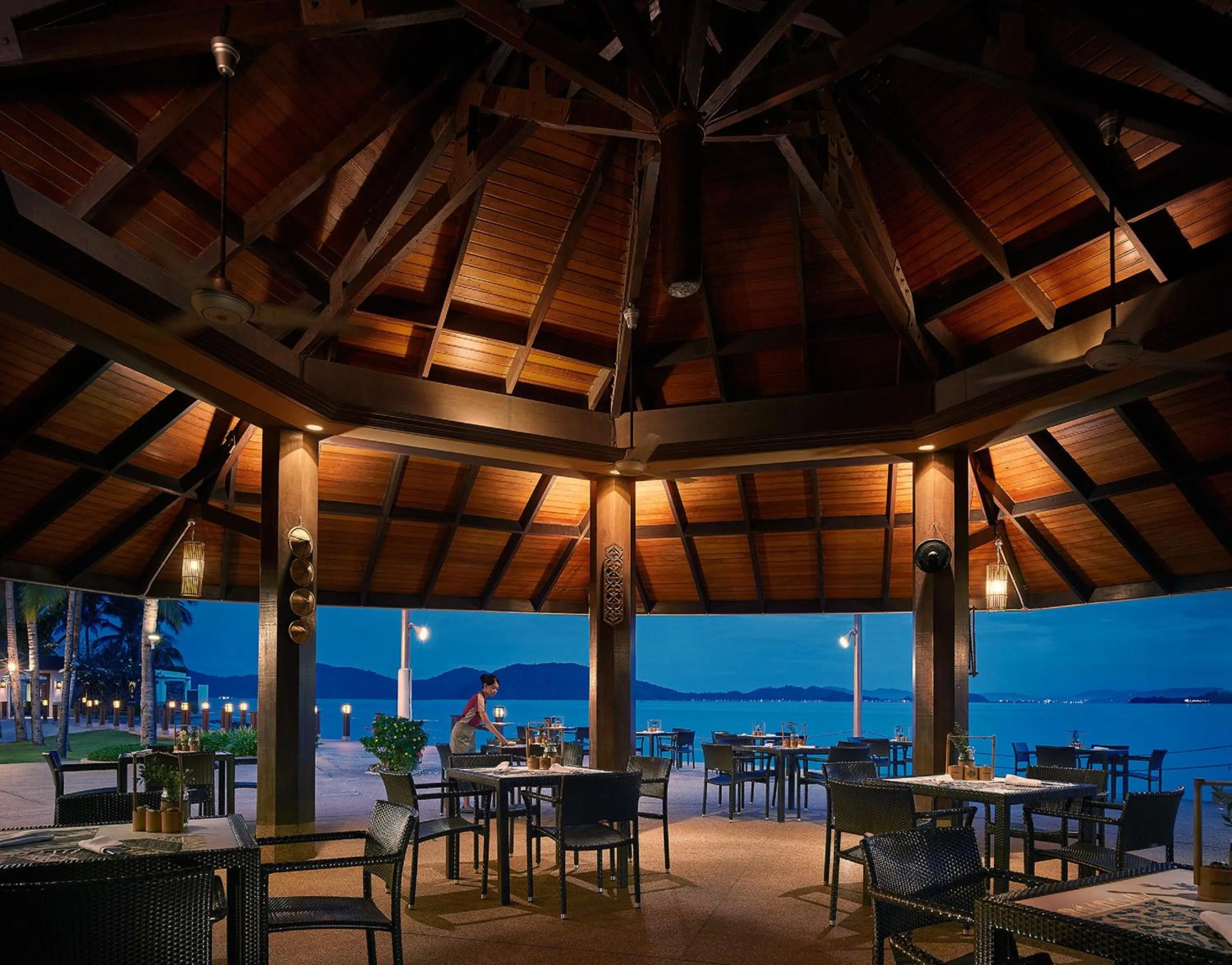 Restaurant/places to eat in Shangri-La Tanjung Aru, Kota Kinabalu