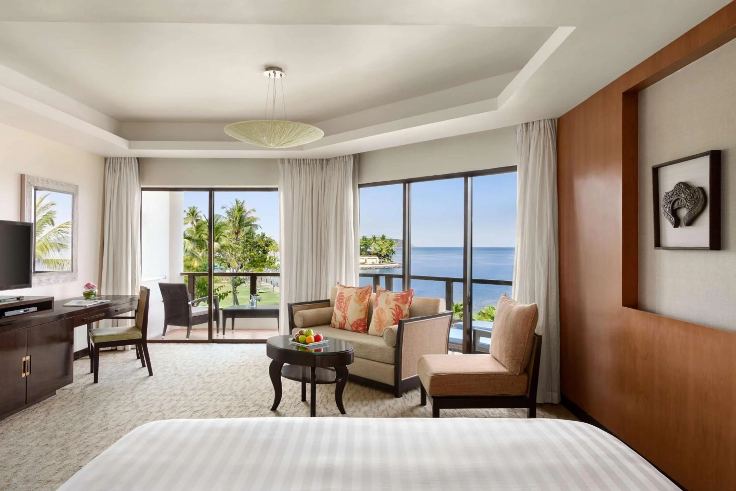 Bathroom, Bed in Shangri-La Tanjung Aru, Kota Kinabalu