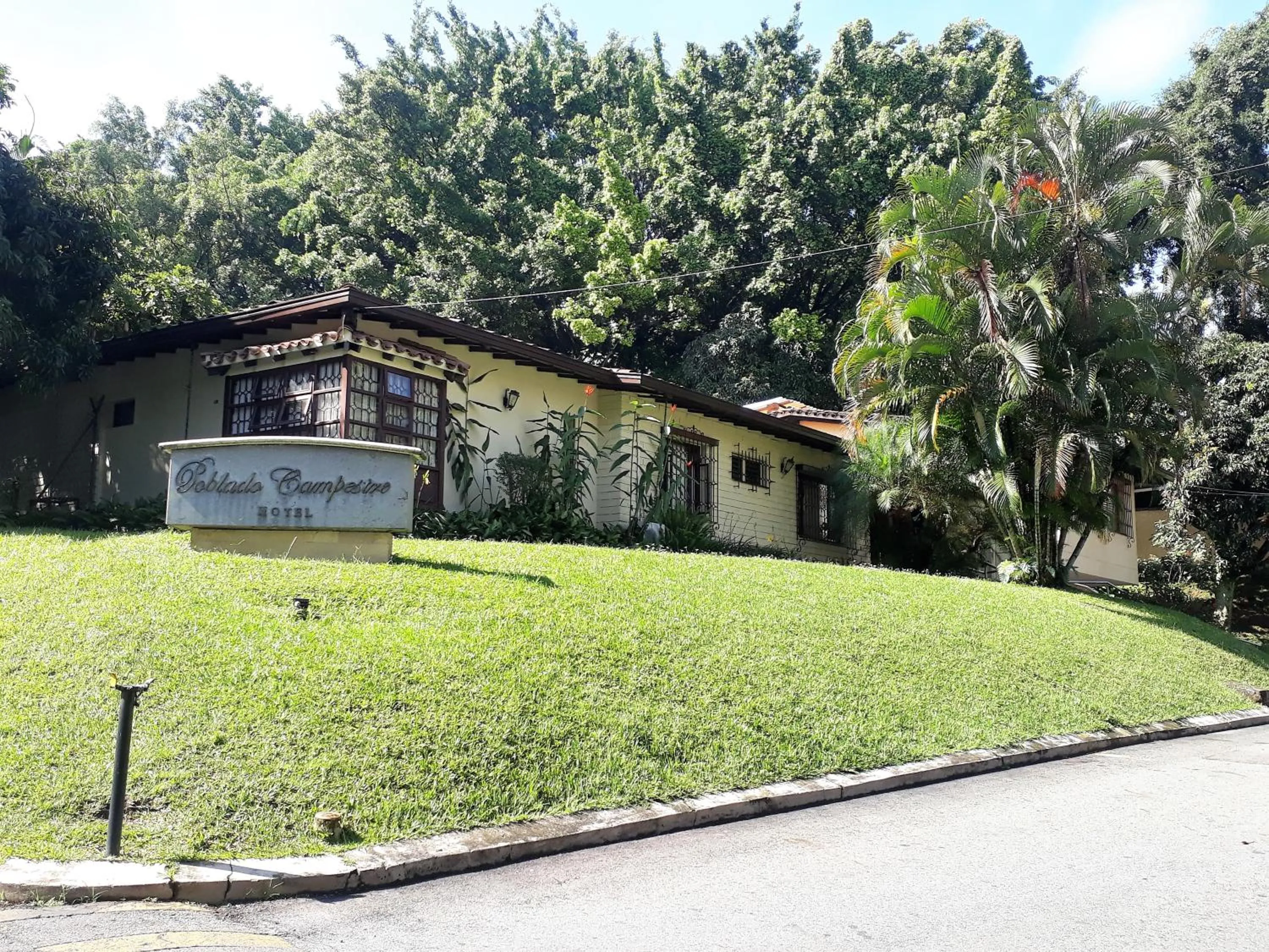 Facade/entrance in Hotel Poblado Campestre
