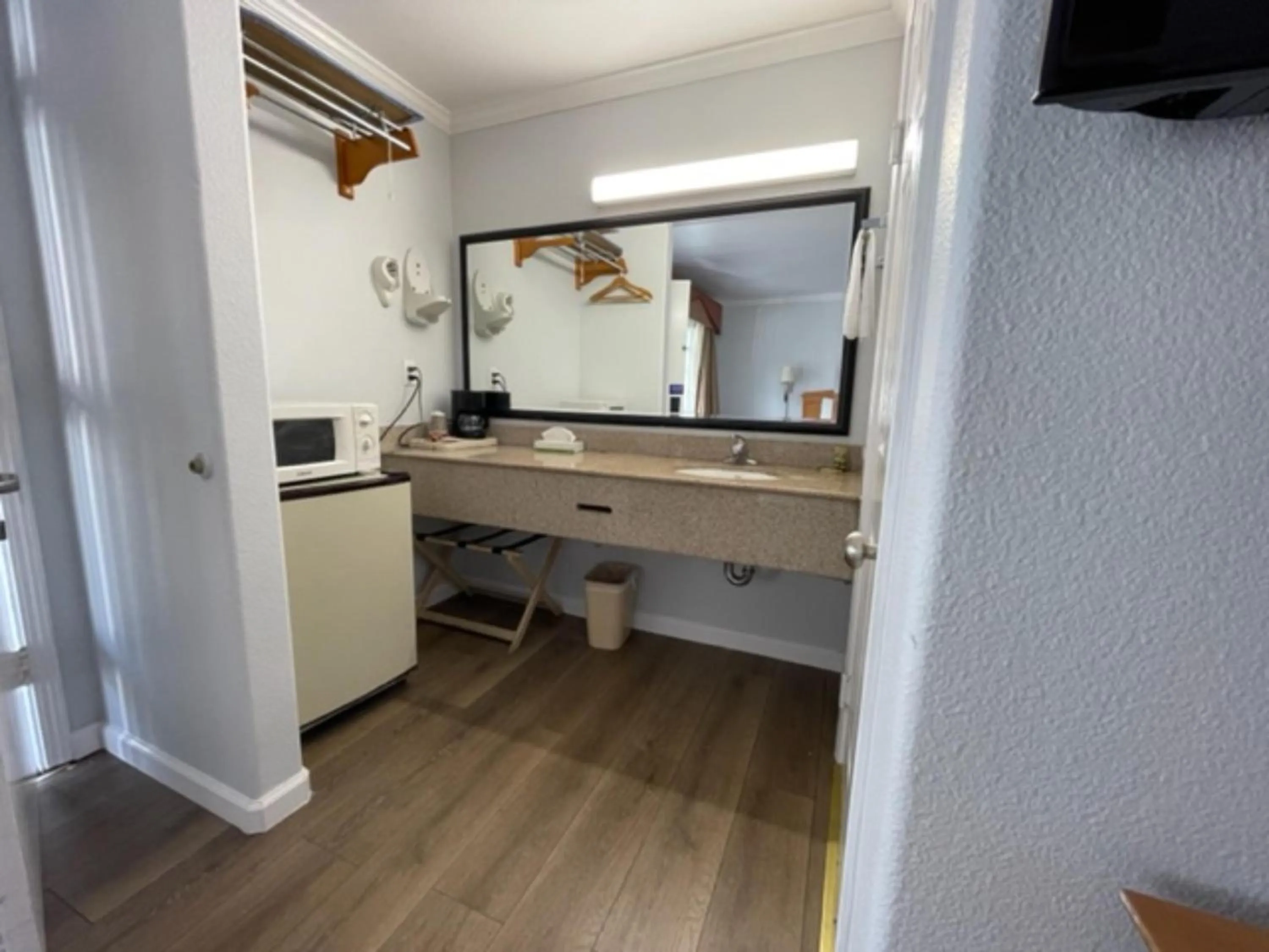 Area and facilities in Motel 6 San Francisco CA Lombard Street