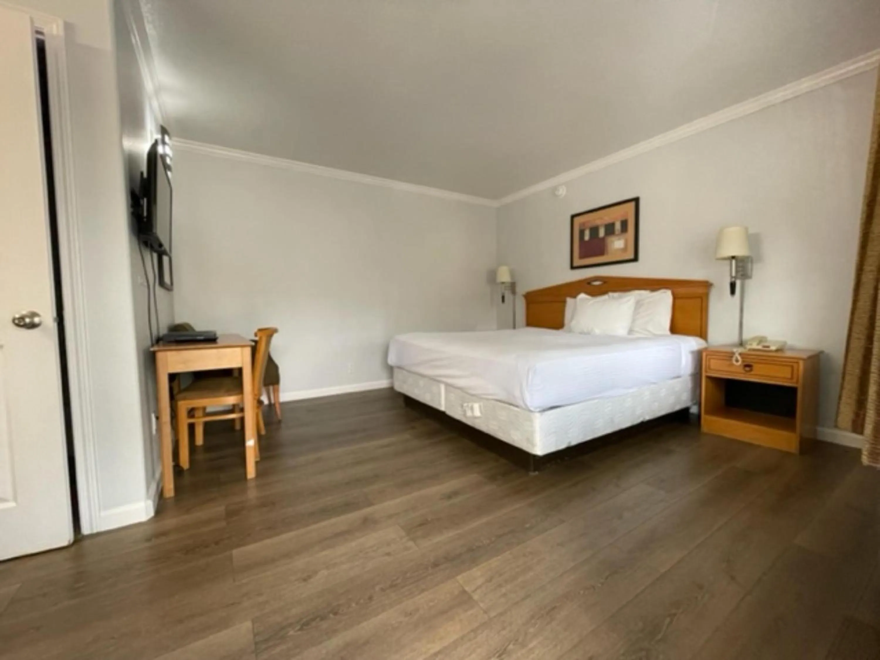 Bed in Motel 6 San Francisco CA Lombard Street