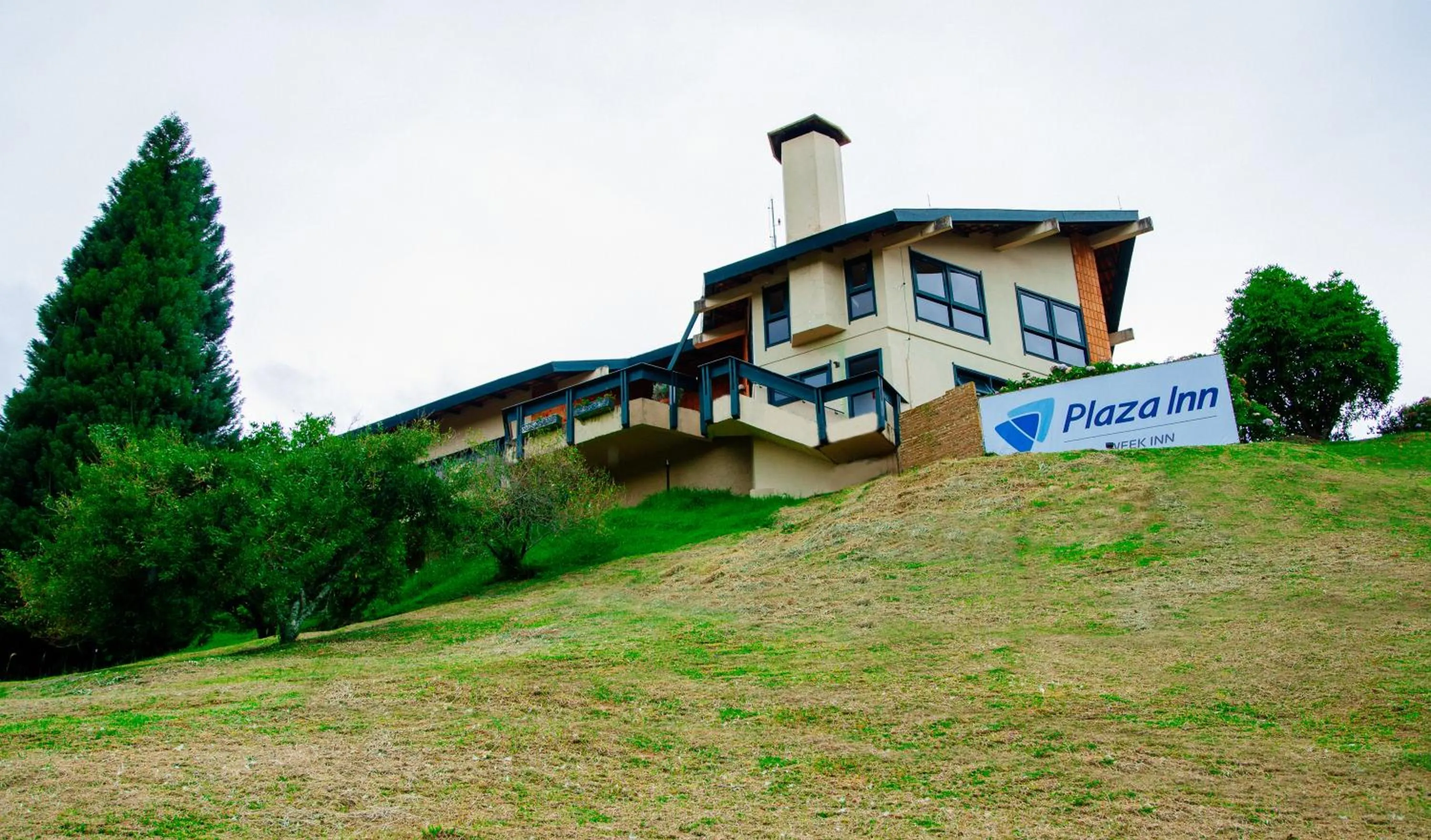 Facade/entrance in Plaza Inn Week Inn
