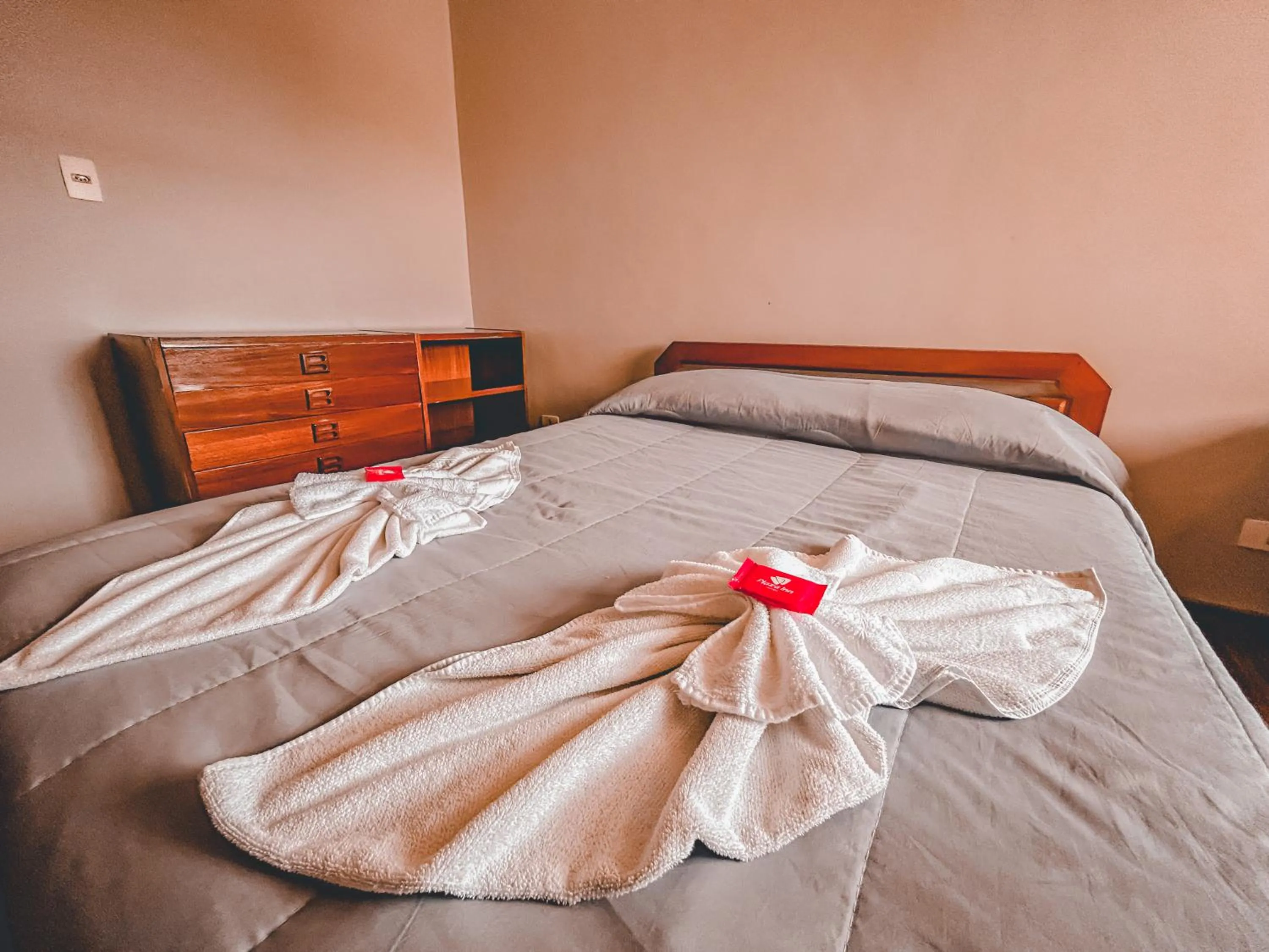 Bedroom, Bed in Plaza Inn Week Inn