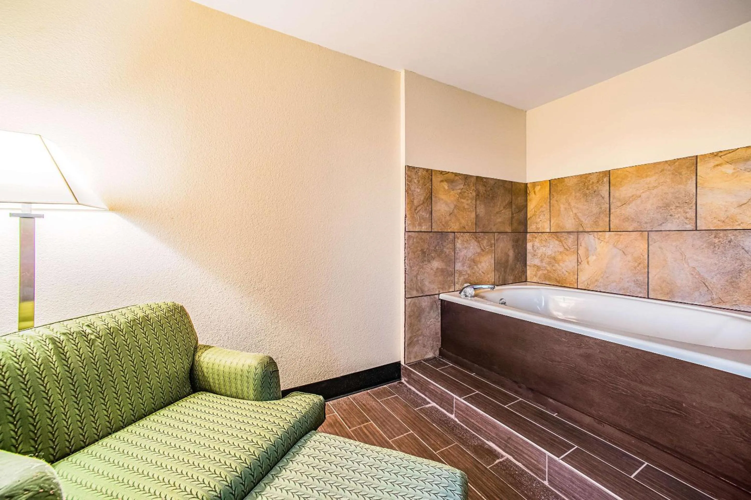 Bedroom in Quality Inn Carbondale University area