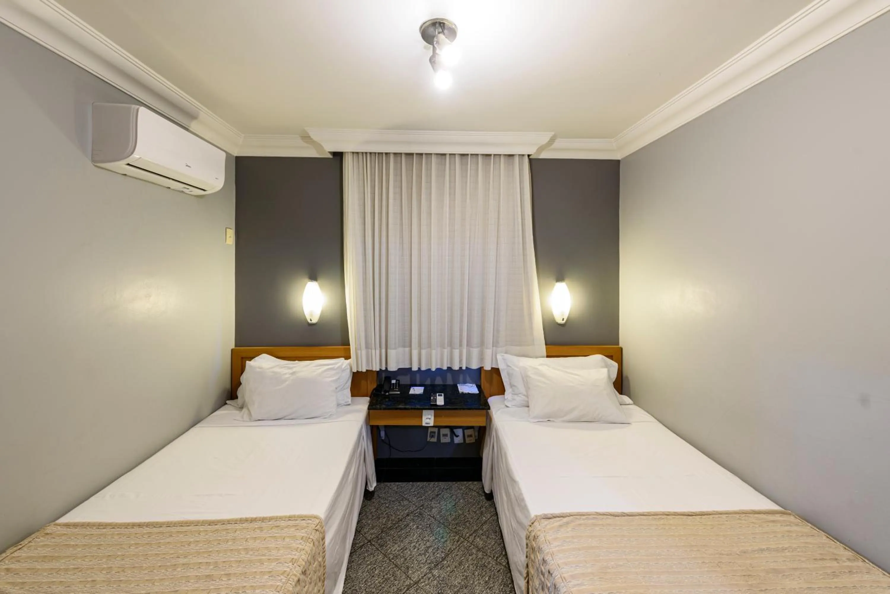 Bedroom, Bed in Plaza Inn Executive