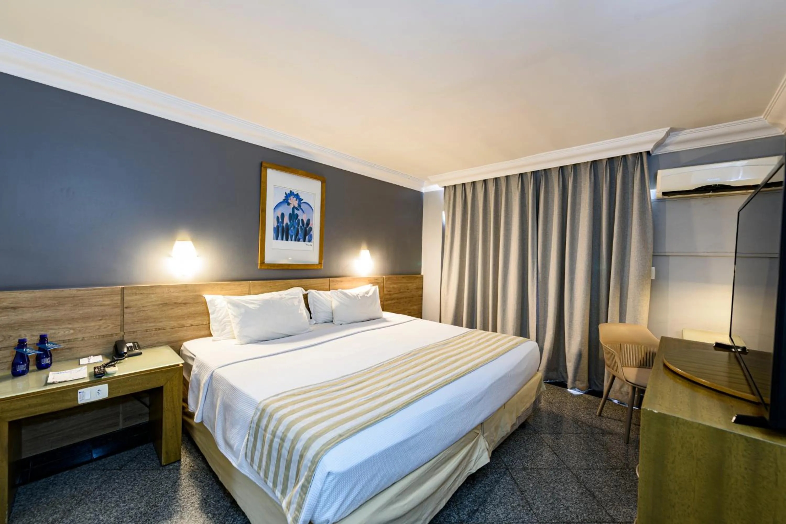 Bedroom, Bed in Plaza Inn Executive