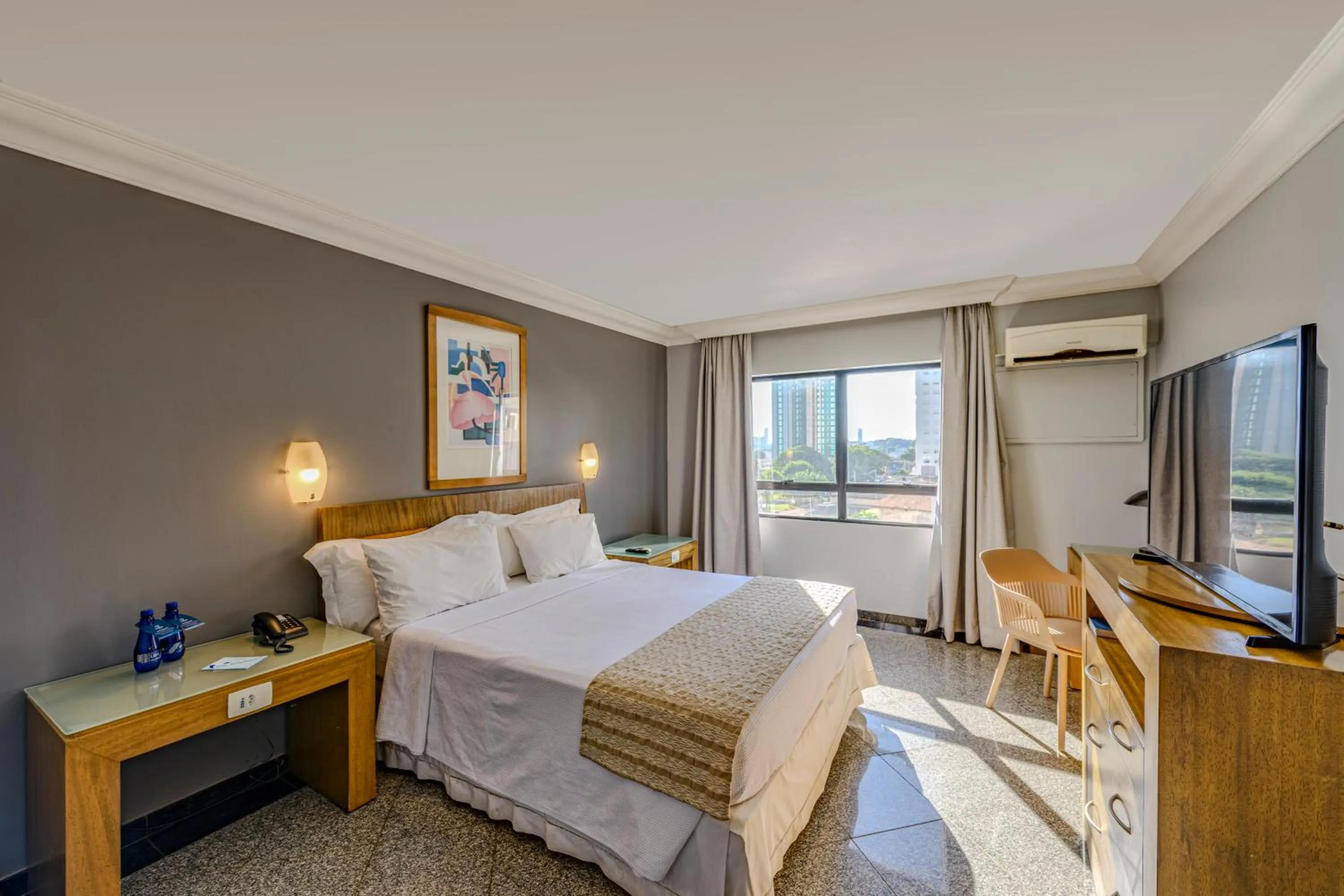 Bedroom, Bed in Plaza Inn Executive