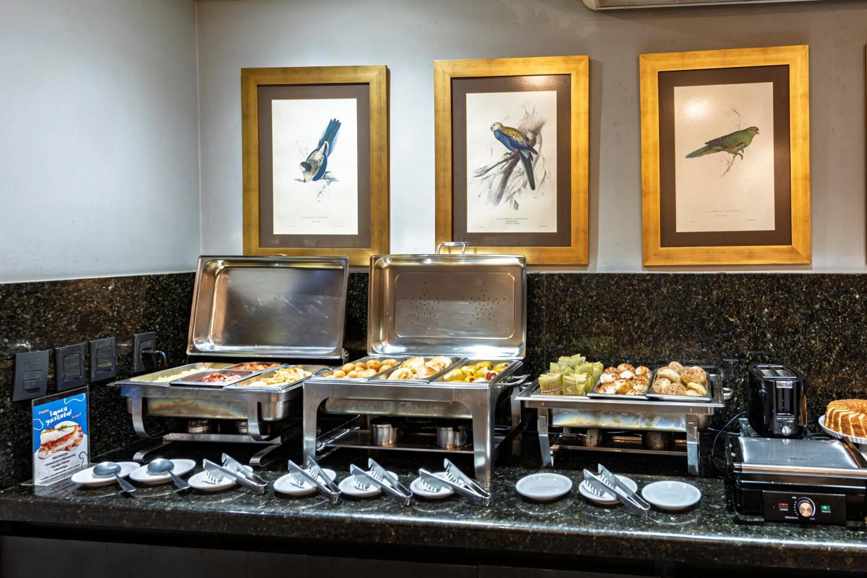 Food and drinks in Plaza Inn Executive