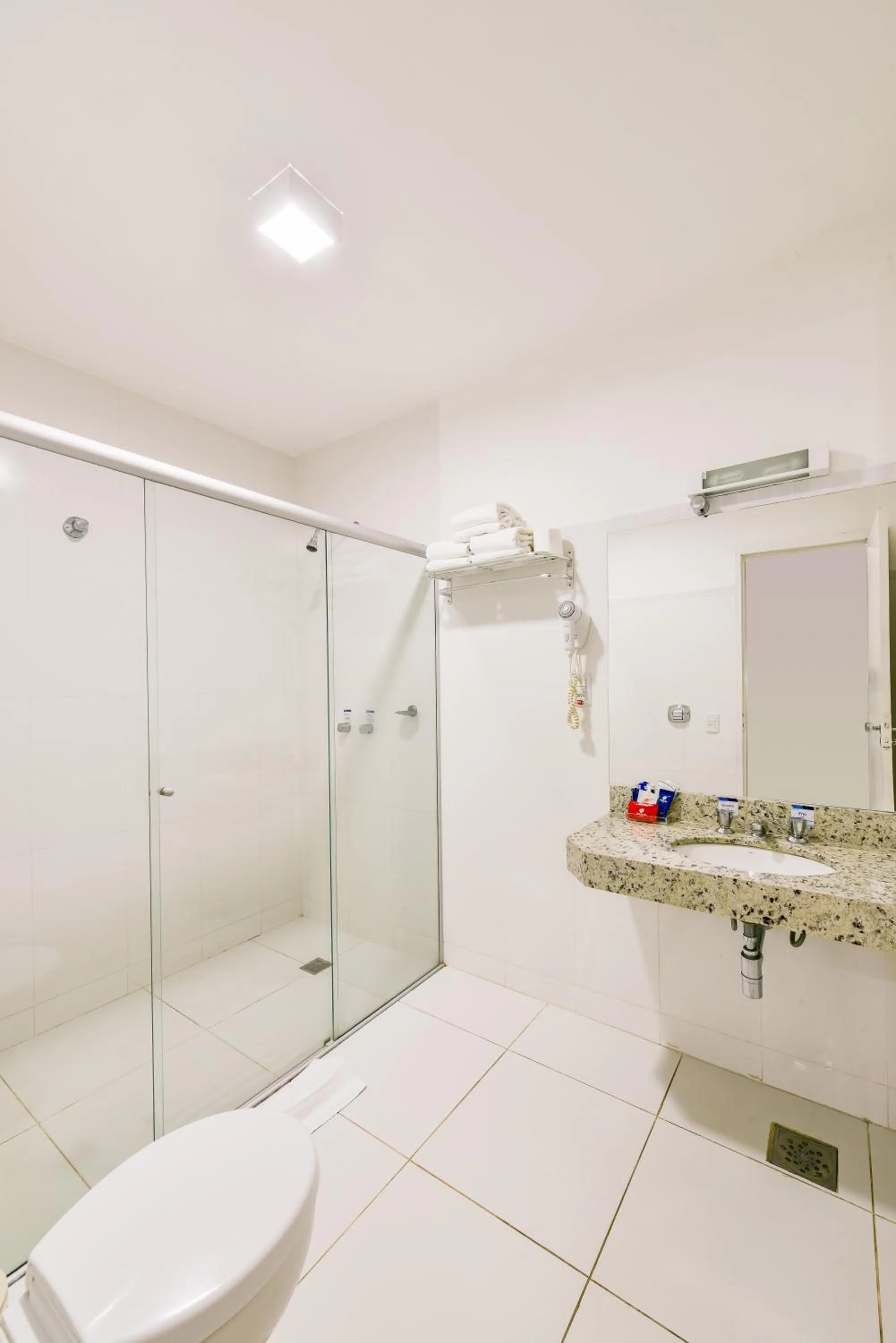 Bathroom in Plaza Inn Augustus