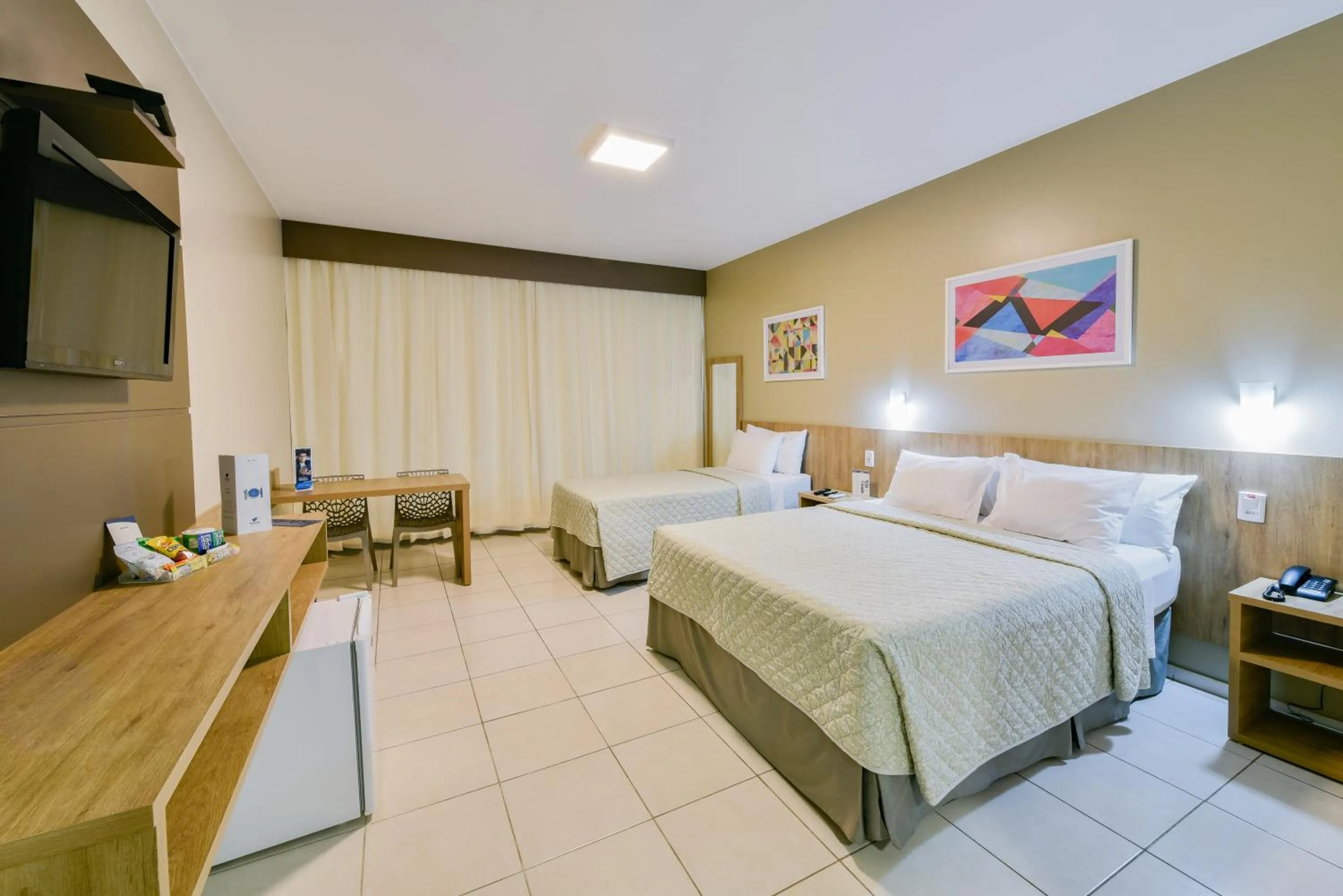 Bedroom, Bed in Plaza Inn Augustus