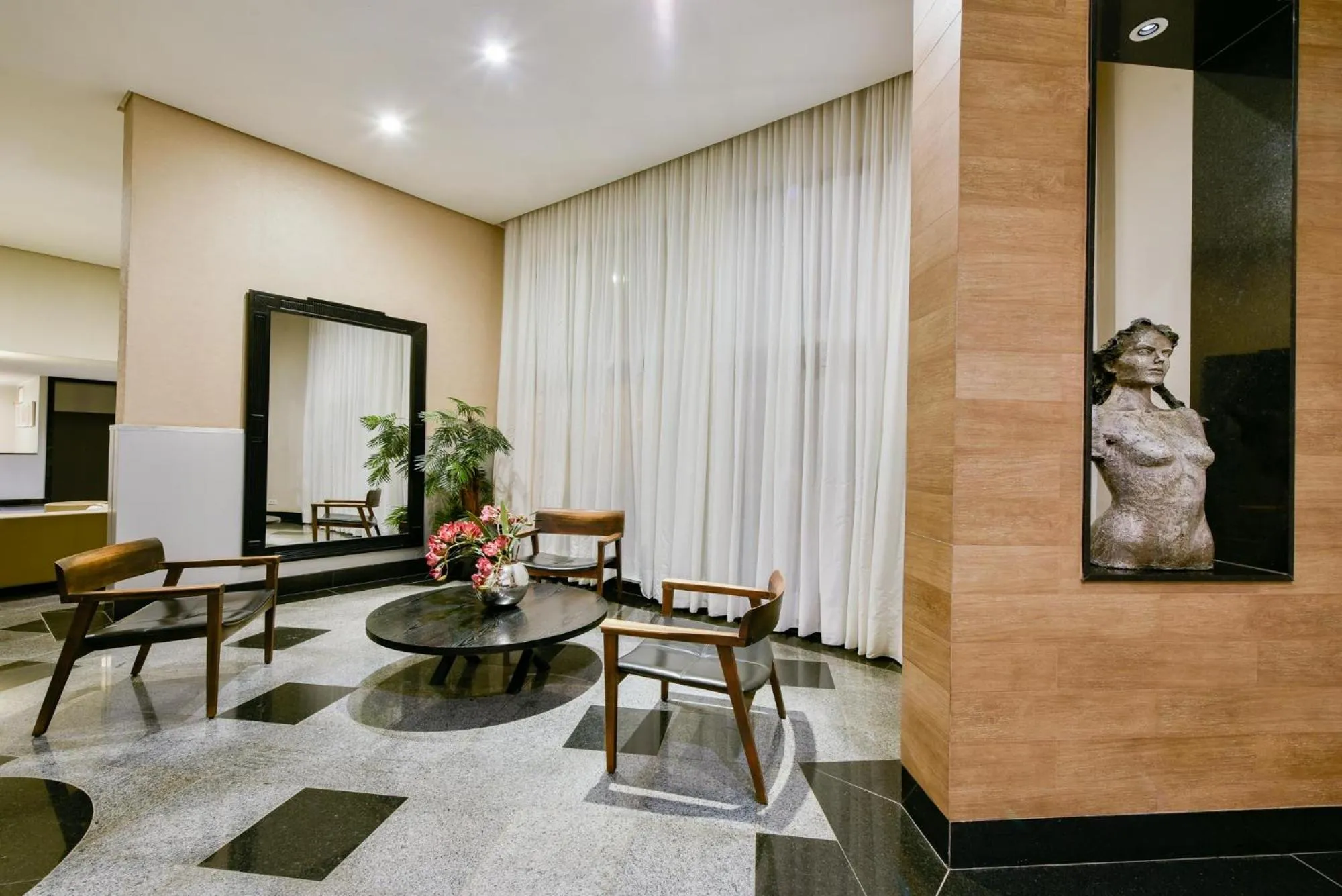 Lobby or reception in Plaza Inn Augustus