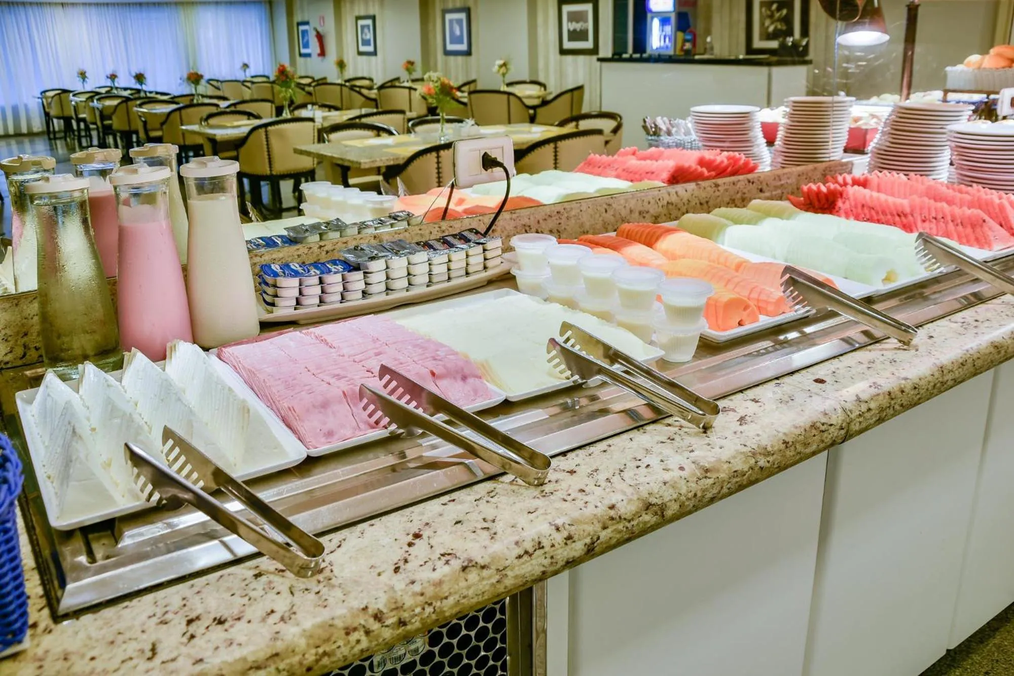 Breakfast in Plaza Inn Augustus