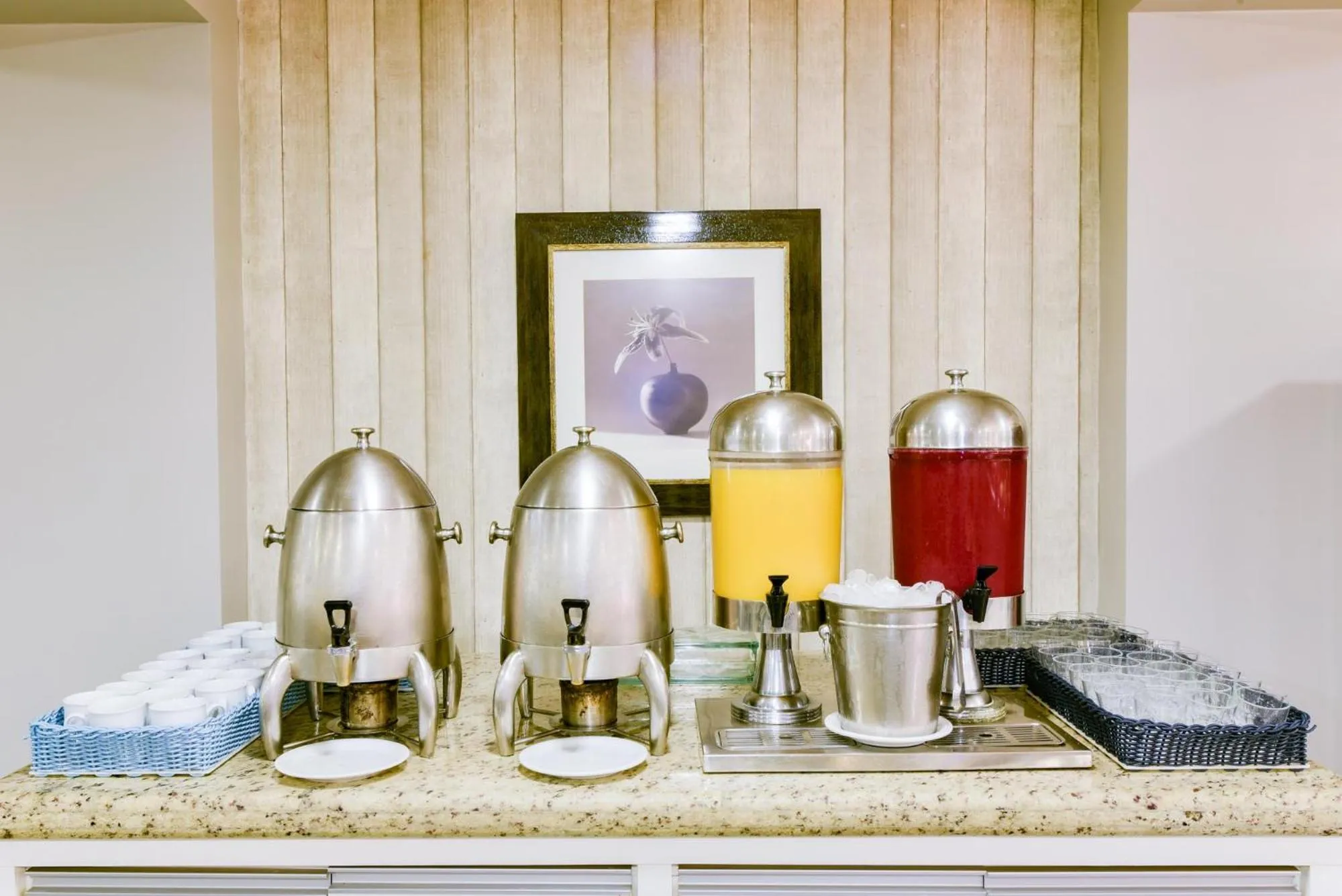 Breakfast in Plaza Inn Augustus