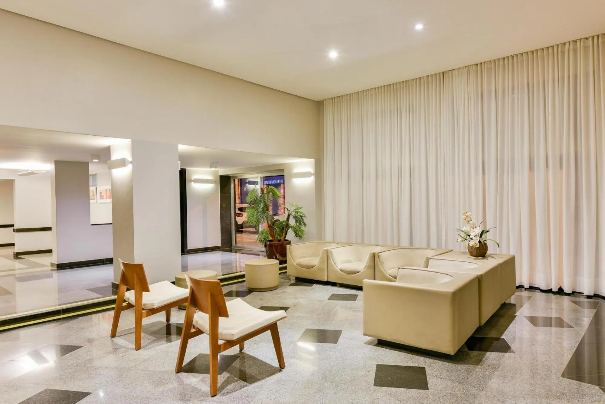 Lobby or reception in Plaza Inn Augustus