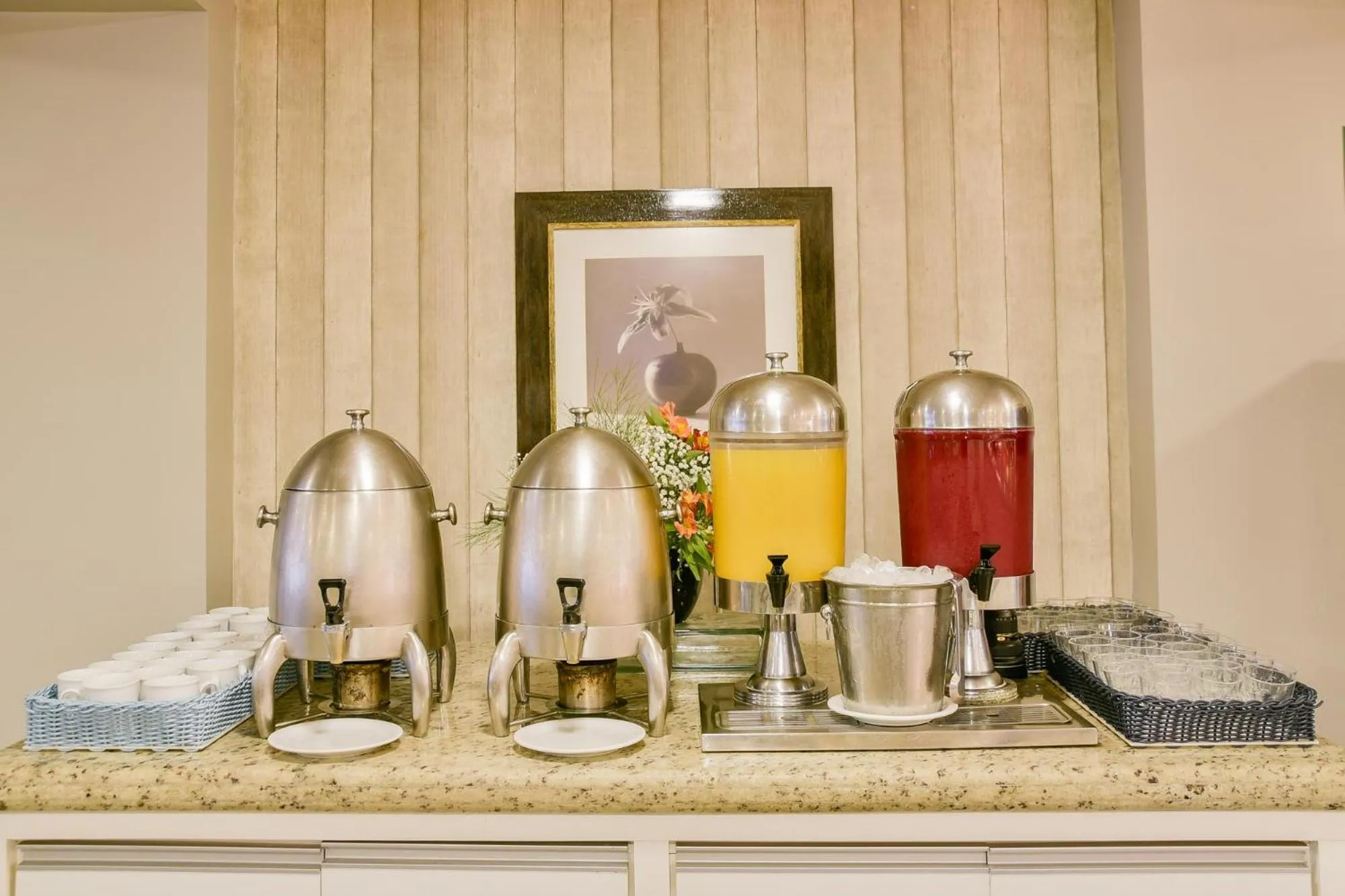 Breakfast in Plaza Inn Augustus