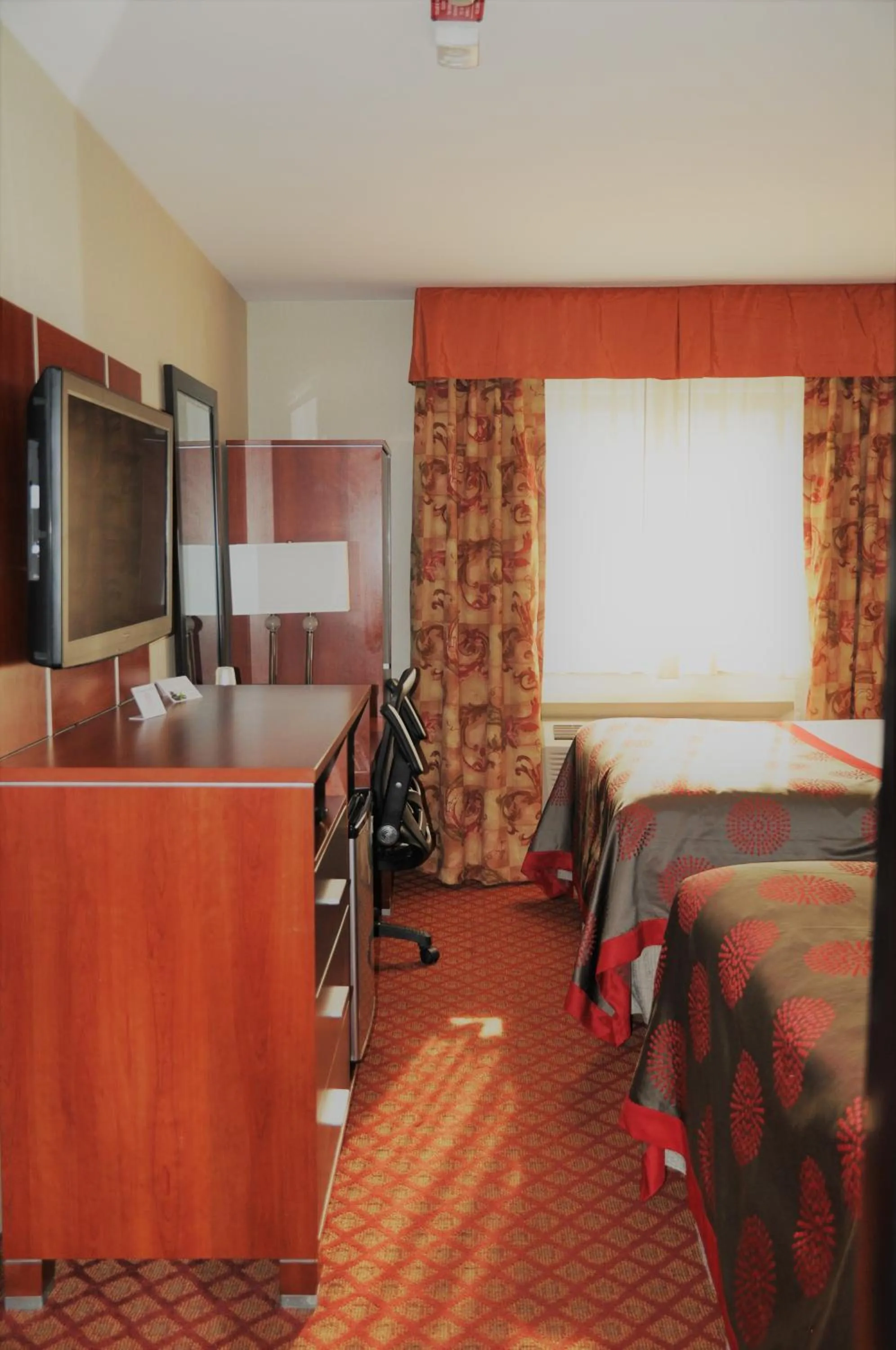 Bed in Ramada by Wyndham Staten Island