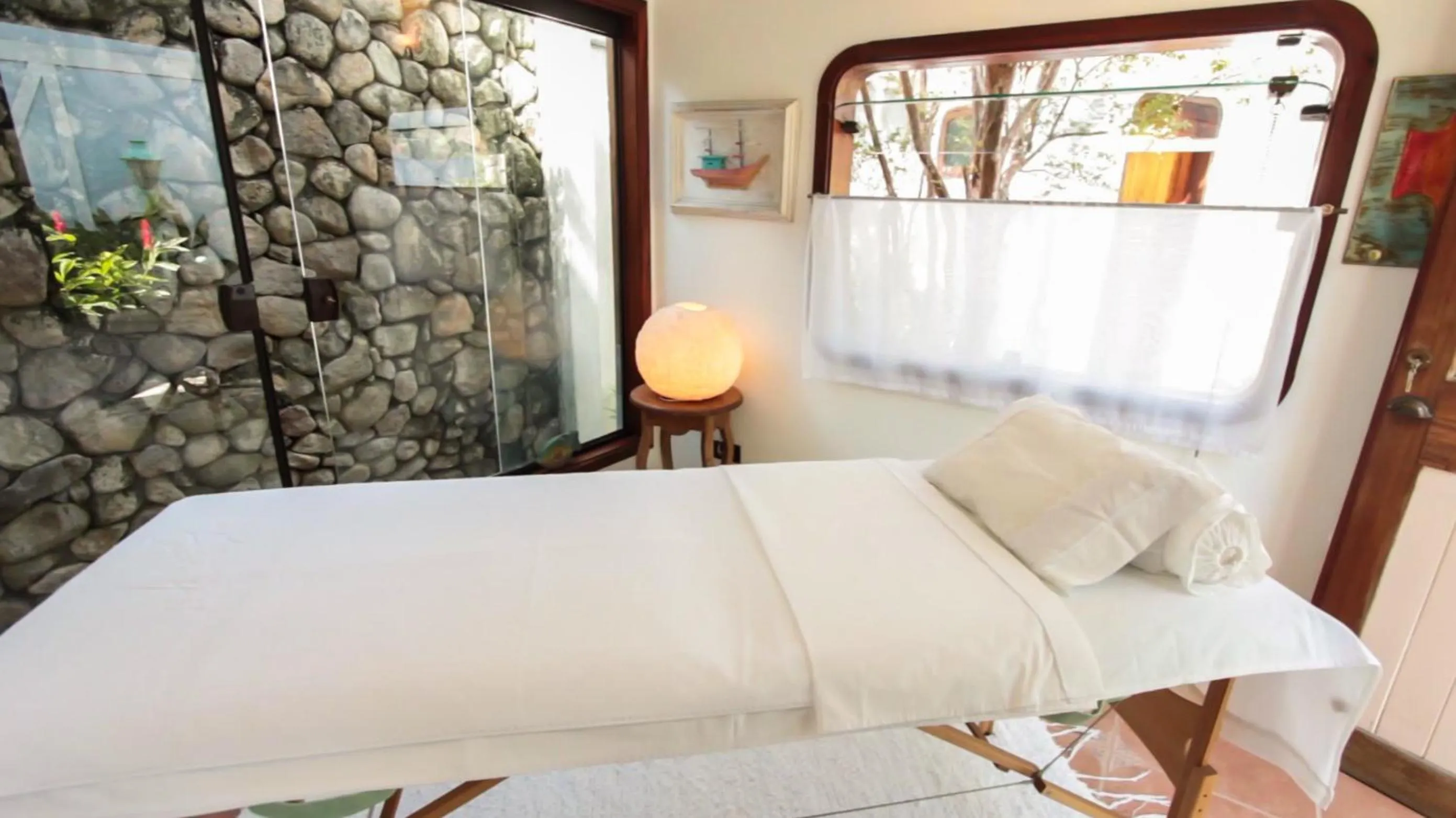 Massage, Bed in Plaza Inn Pousada do Capitão