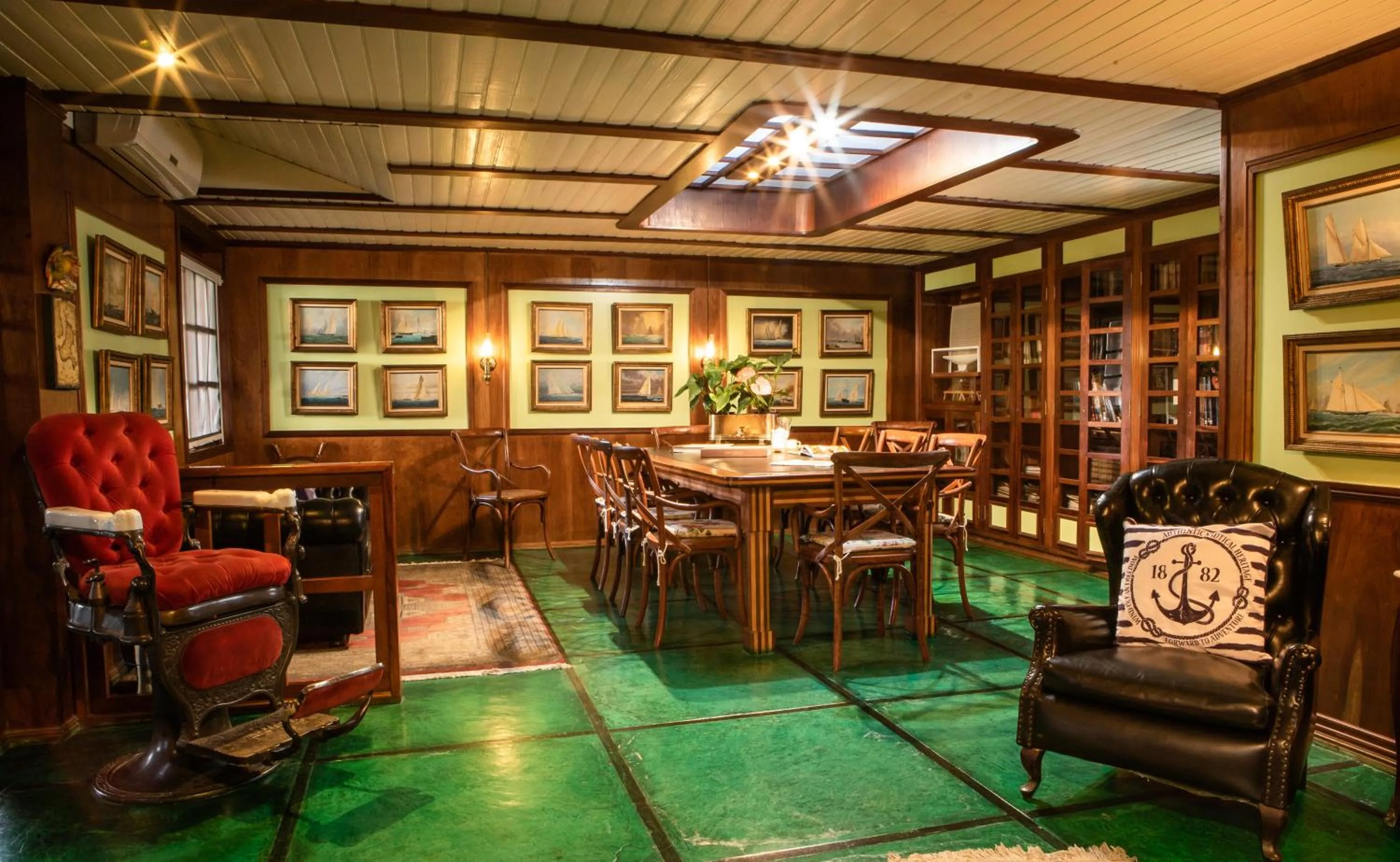 Library in Plaza Inn Pousada do Capitão