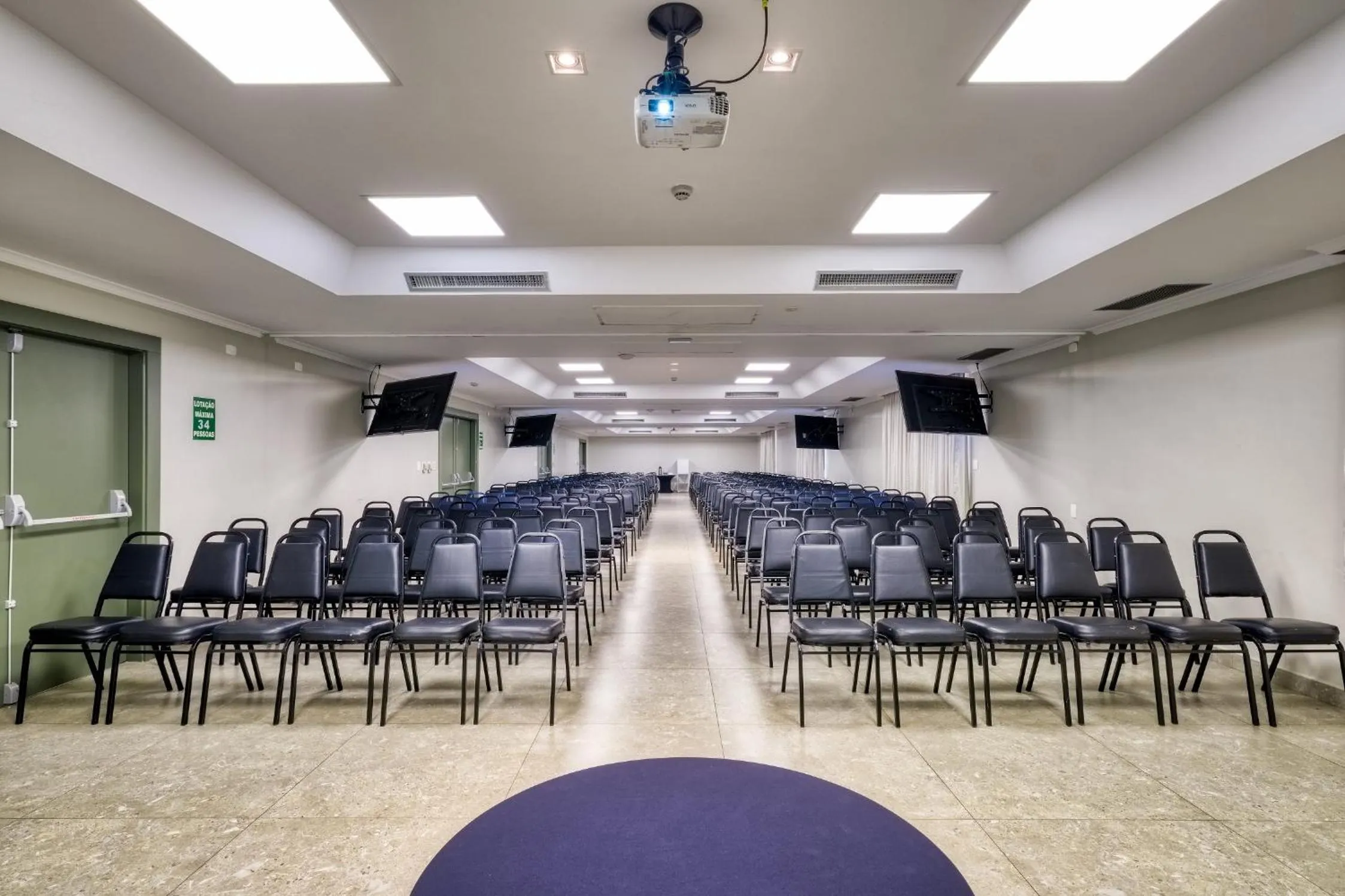 Meeting/conference room in Hotel Nacional de Rio Preto - Distributed by Intercity