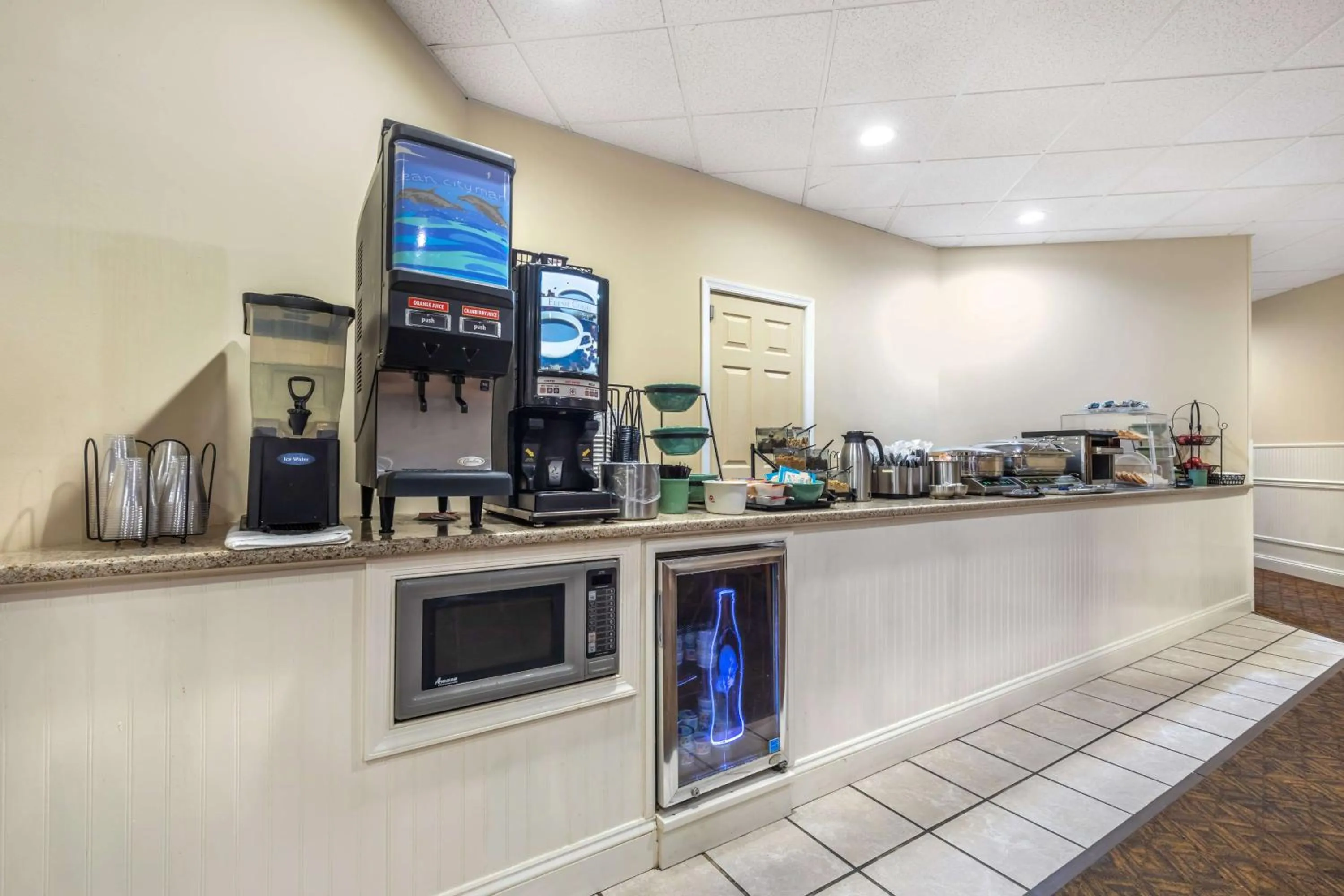 Breakfast in Best Western Ocean City Hotel and Suites