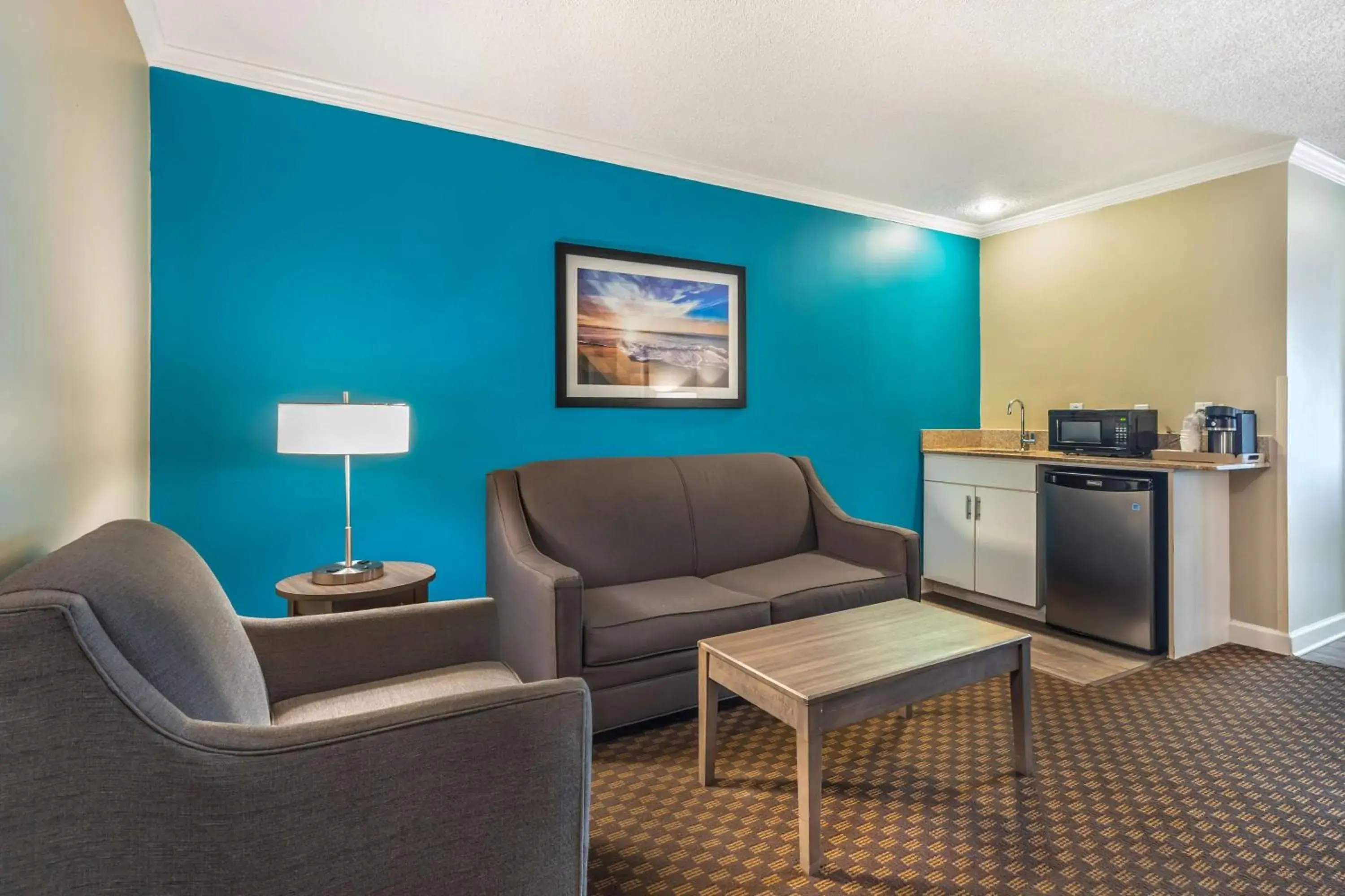 Queen Suite in Best Western Ocean City Hotel and Suites Queen Suite in Best Western Ocean City Hotel and Suites