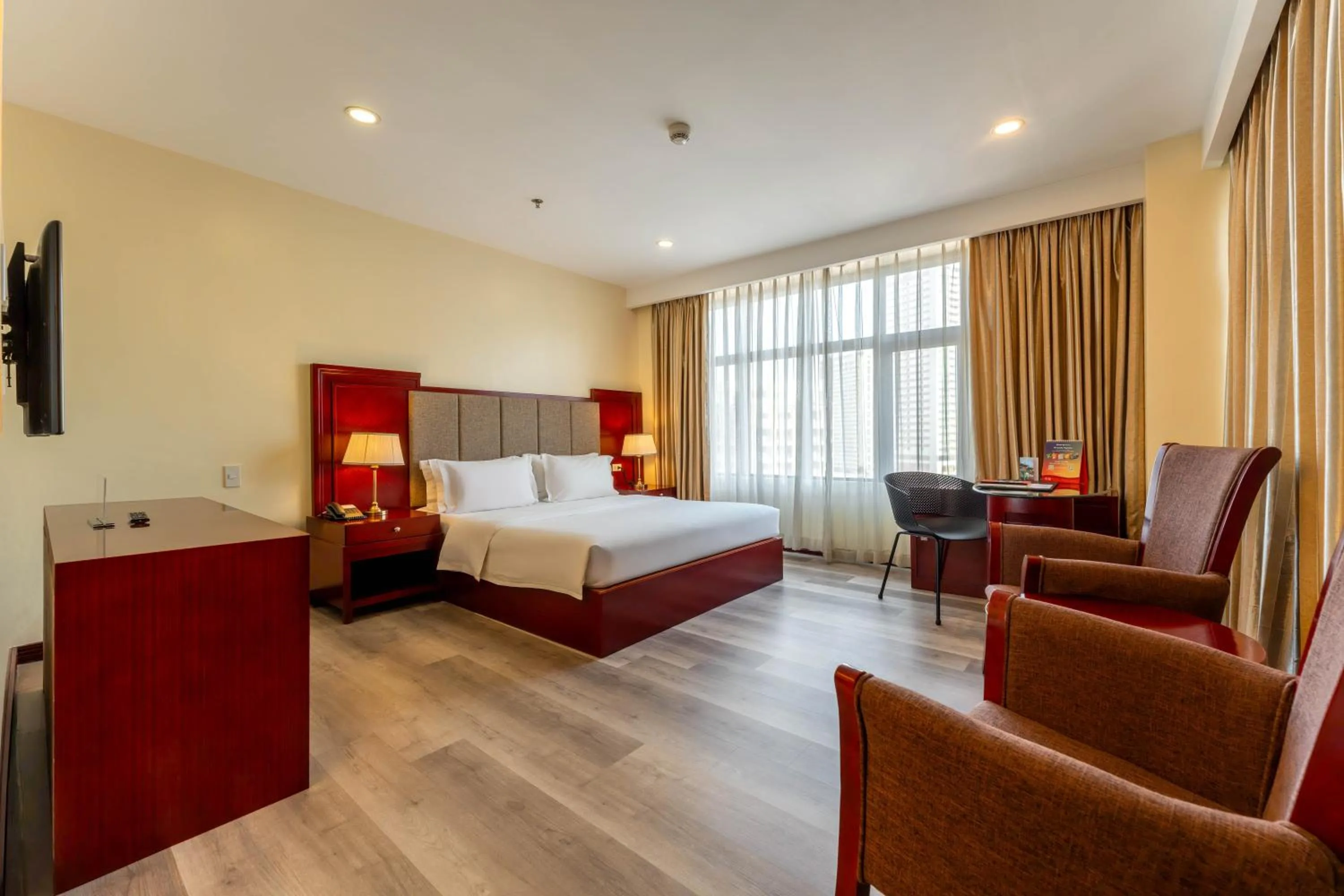 Photo of the whole room, Bed in Swiss-Belhotel Blulane