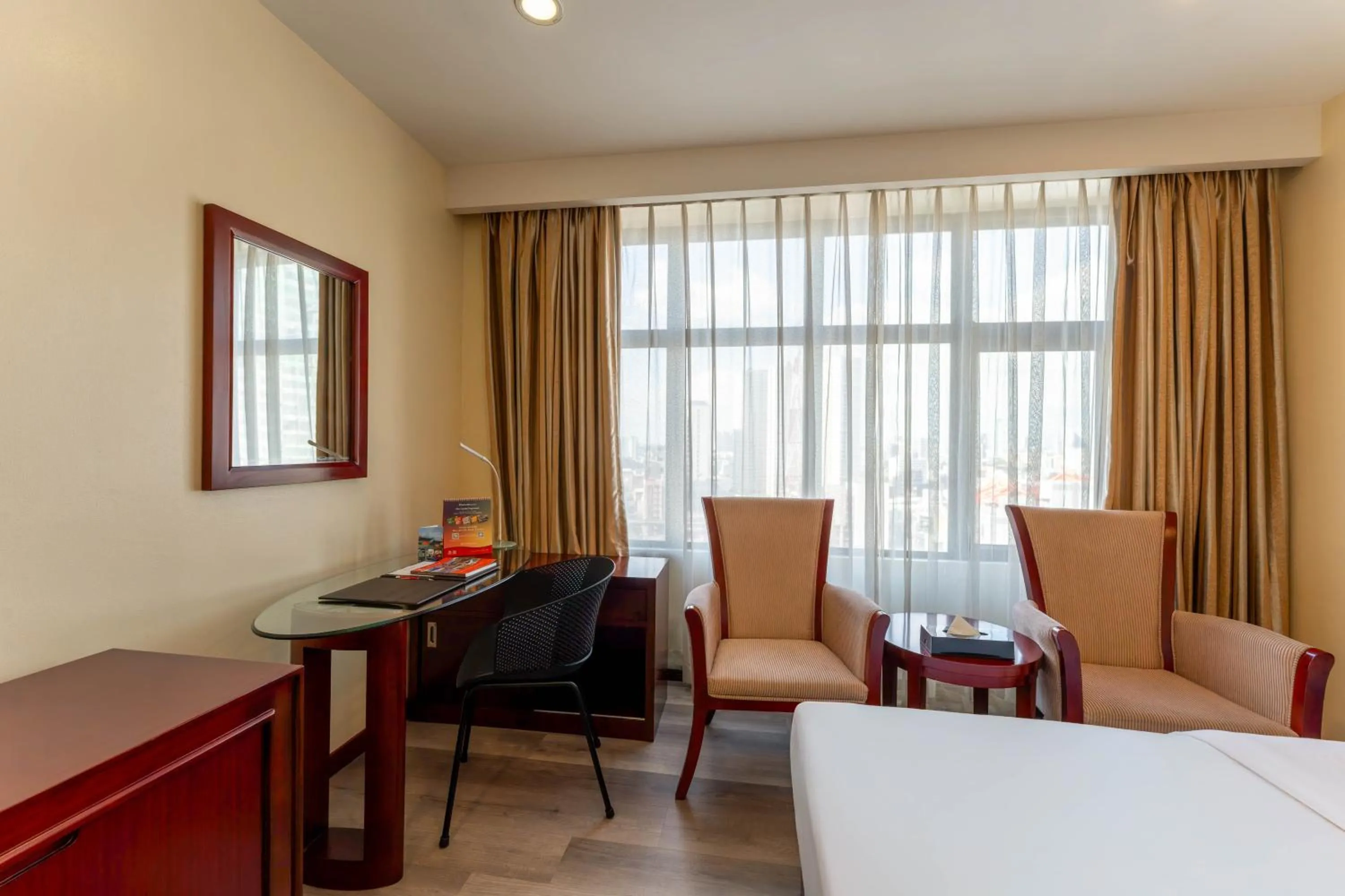 Photo of the whole room, Bed in Swiss-Belhotel Blulane