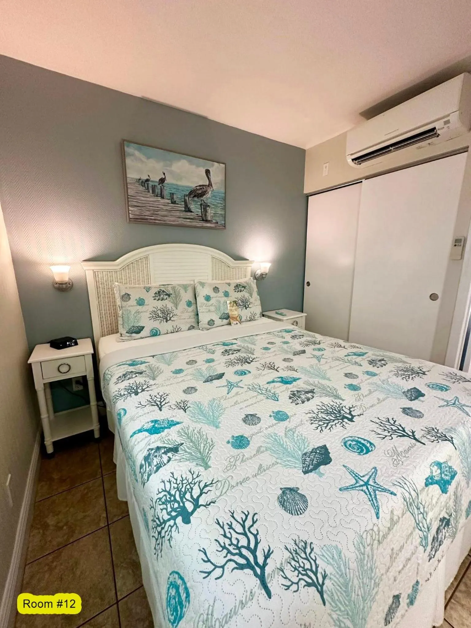 Bed in Windjammer Resort and Beach Club