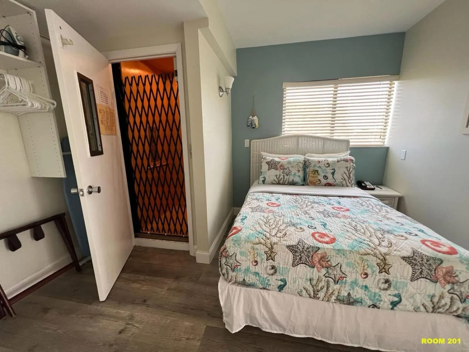 Bed in Windjammer Resort and Beach Club