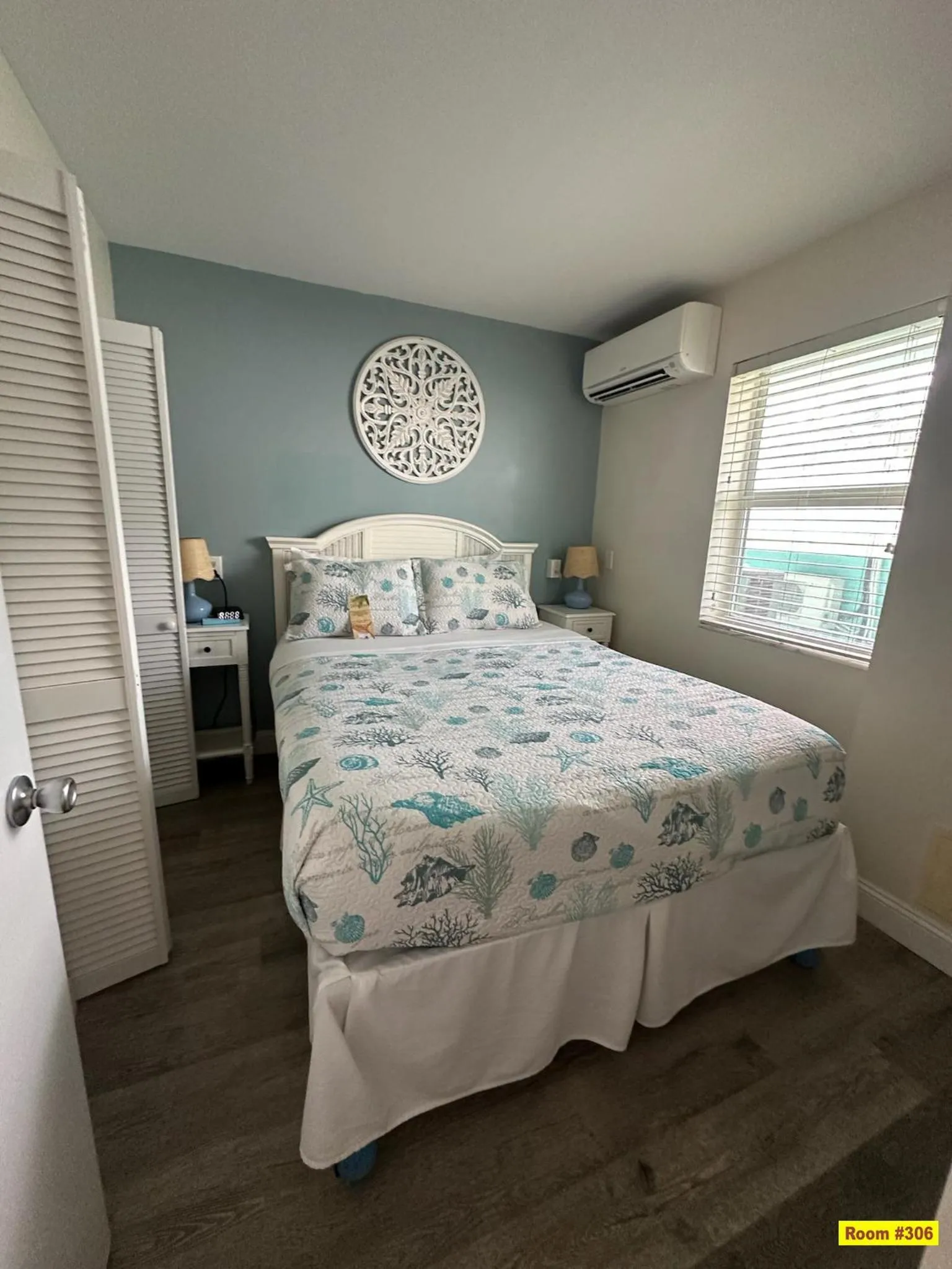 Bed in Windjammer Resort and Beach Club