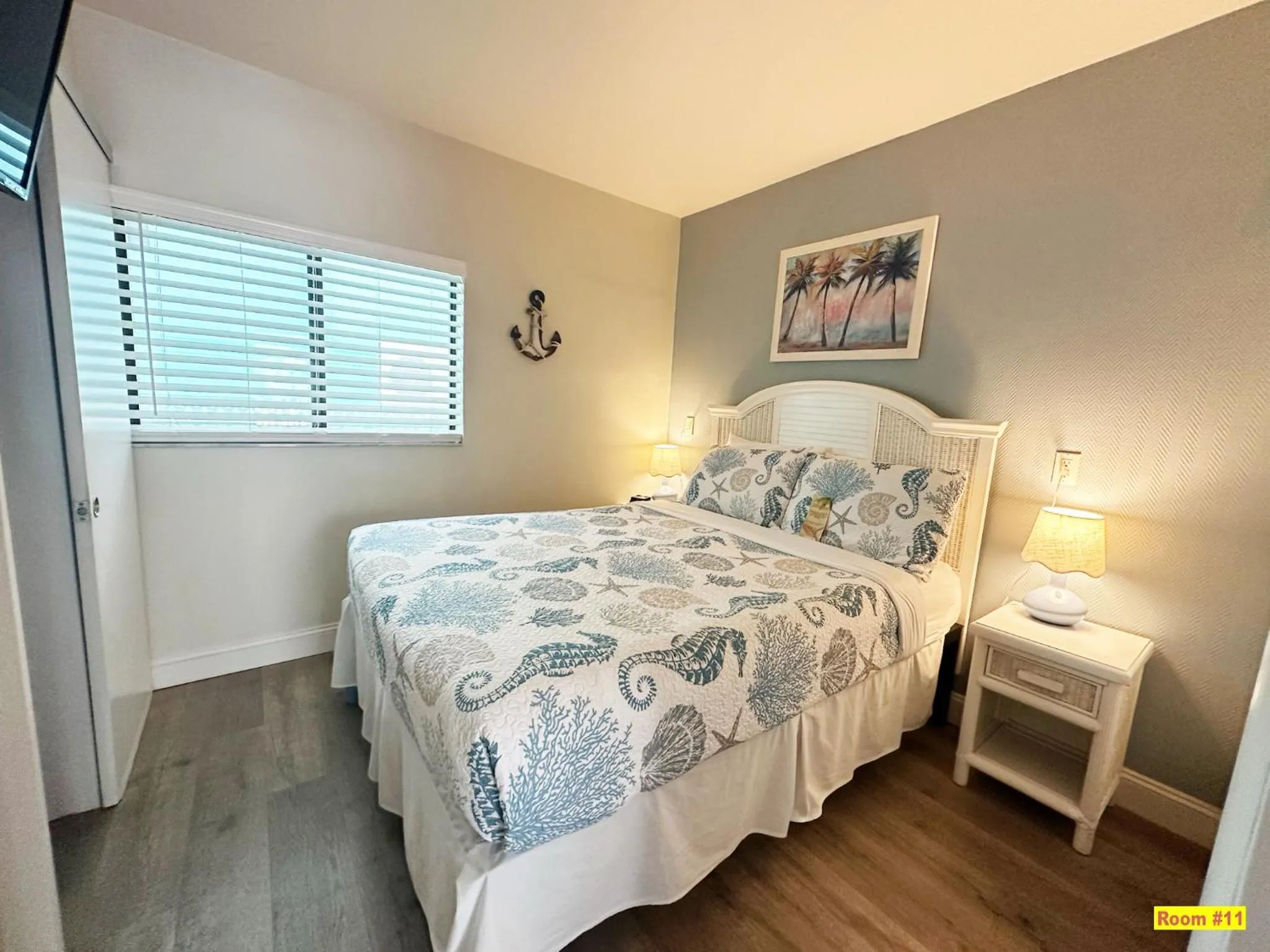 Bed in Windjammer Resort and Beach Club