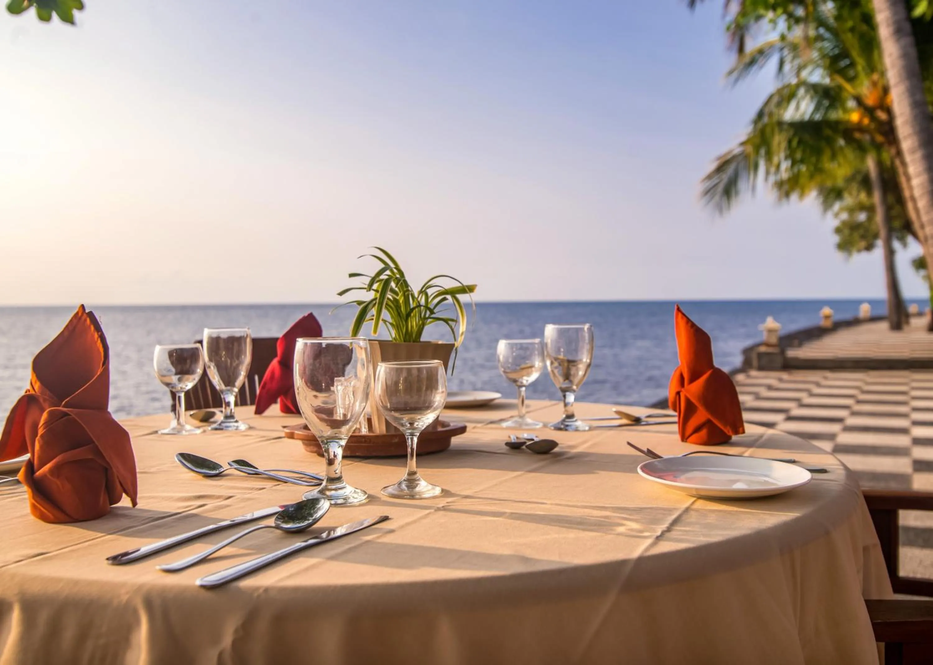 Restaurant/places to eat in Nugraha Lovina Seaview Resort & Spa