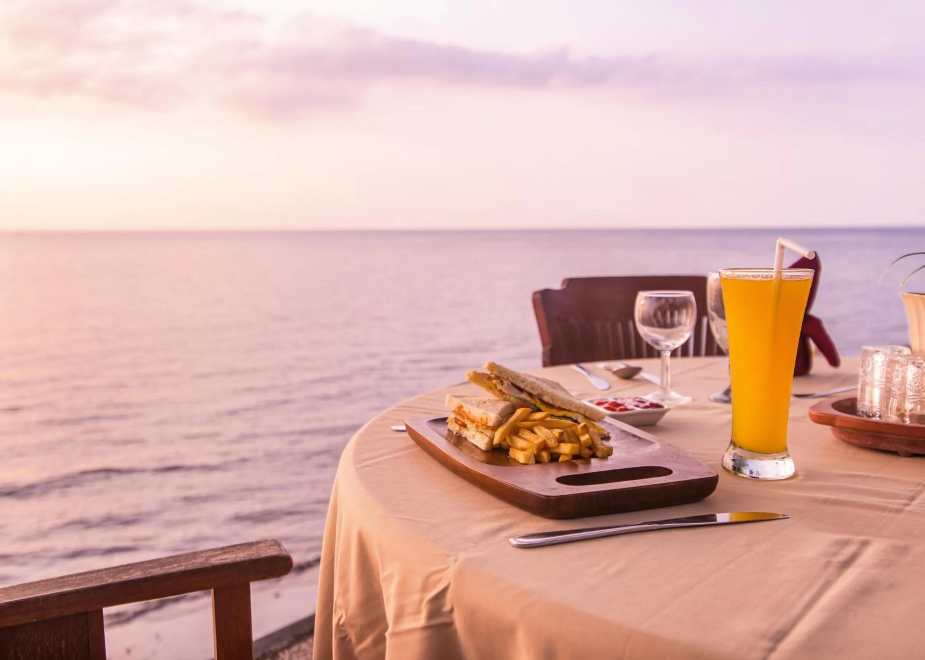 Food and drinks in Nugraha Lovina Seaview Resort & Spa