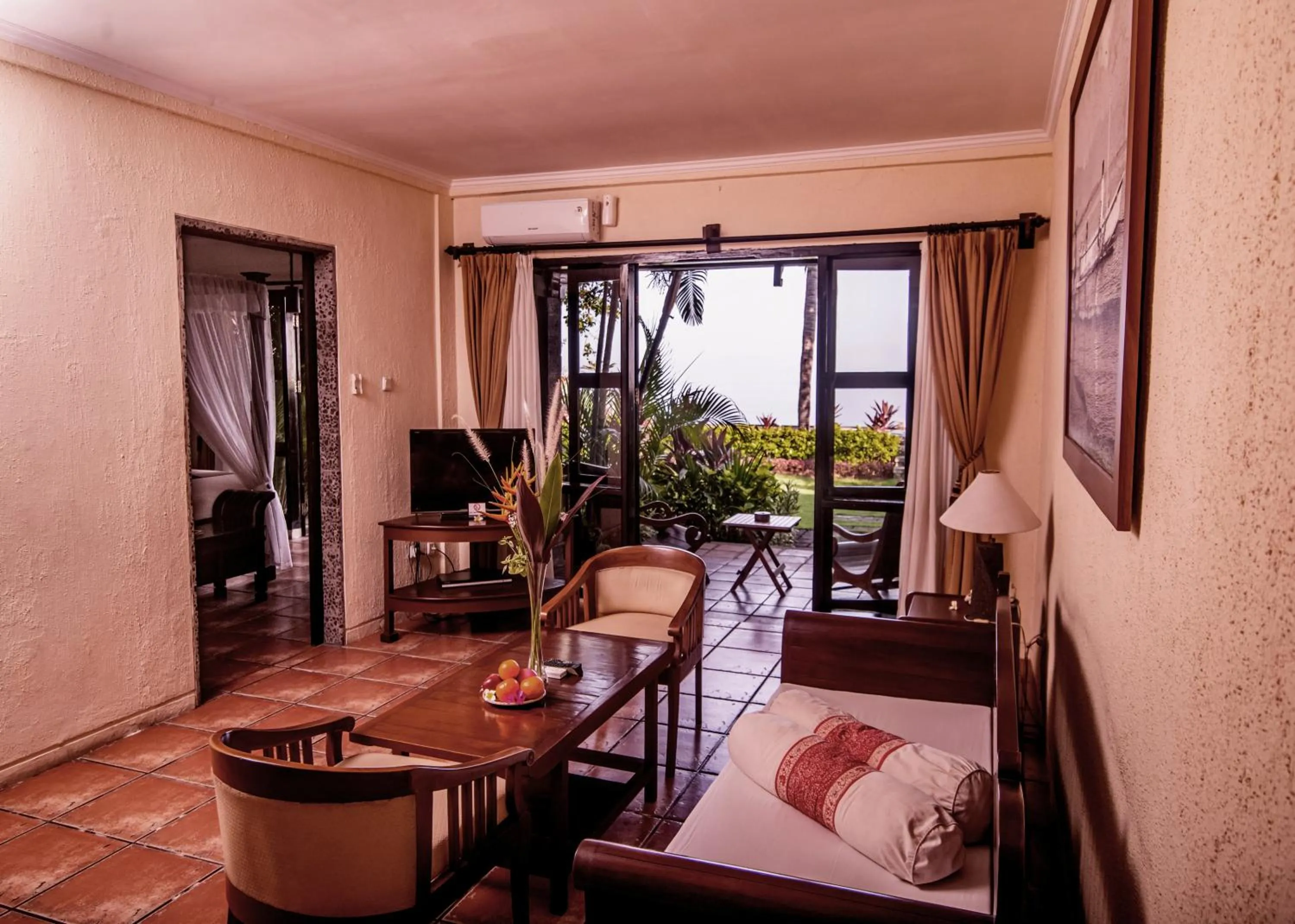 Living room in Nugraha Lovina Seaview Resort & Spa