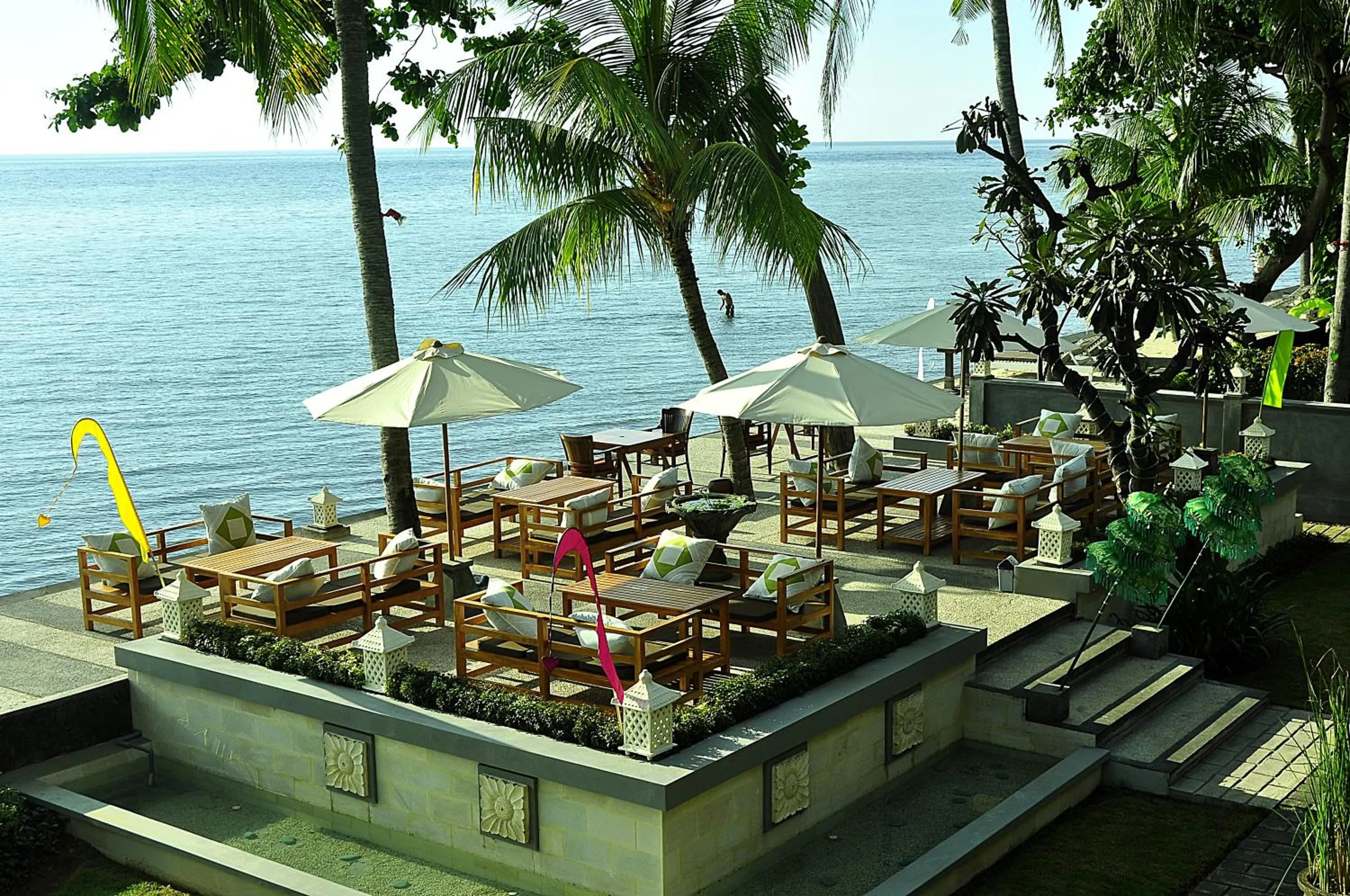 Restaurant/places to eat in Nugraha Lovina Seaview Resort & Spa