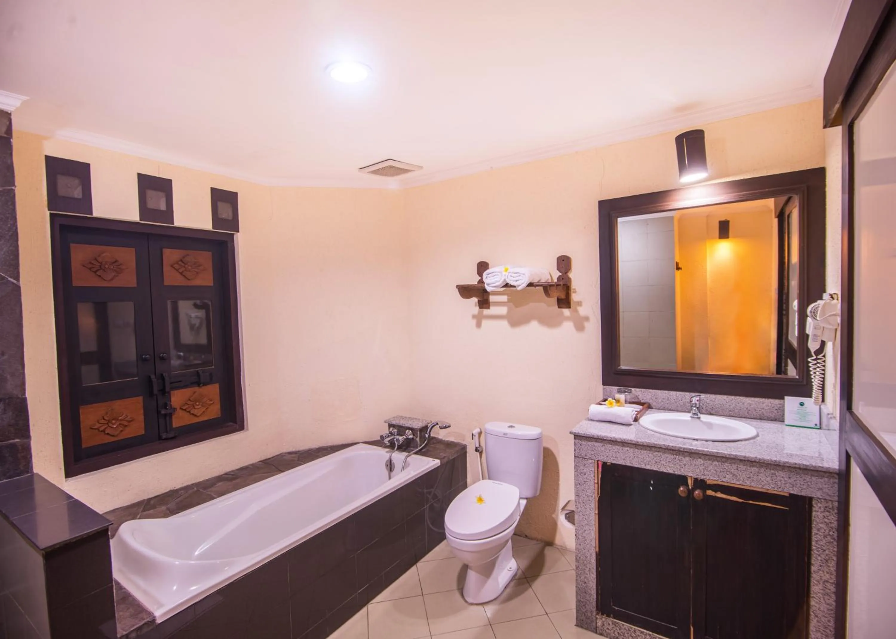 Bathroom in Nugraha Lovina Seaview Resort & Spa