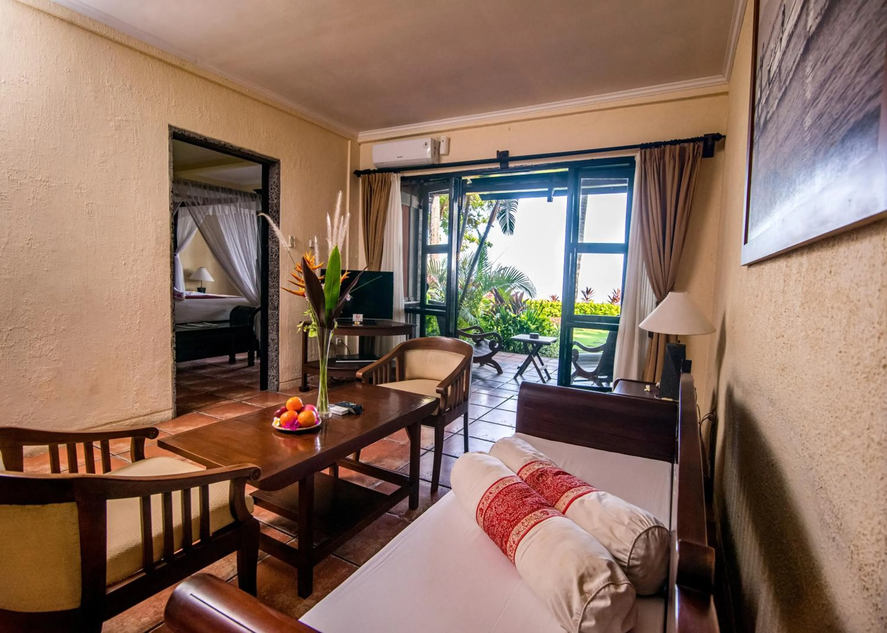 Living room, Bed in Nugraha Lovina Seaview Resort & Spa