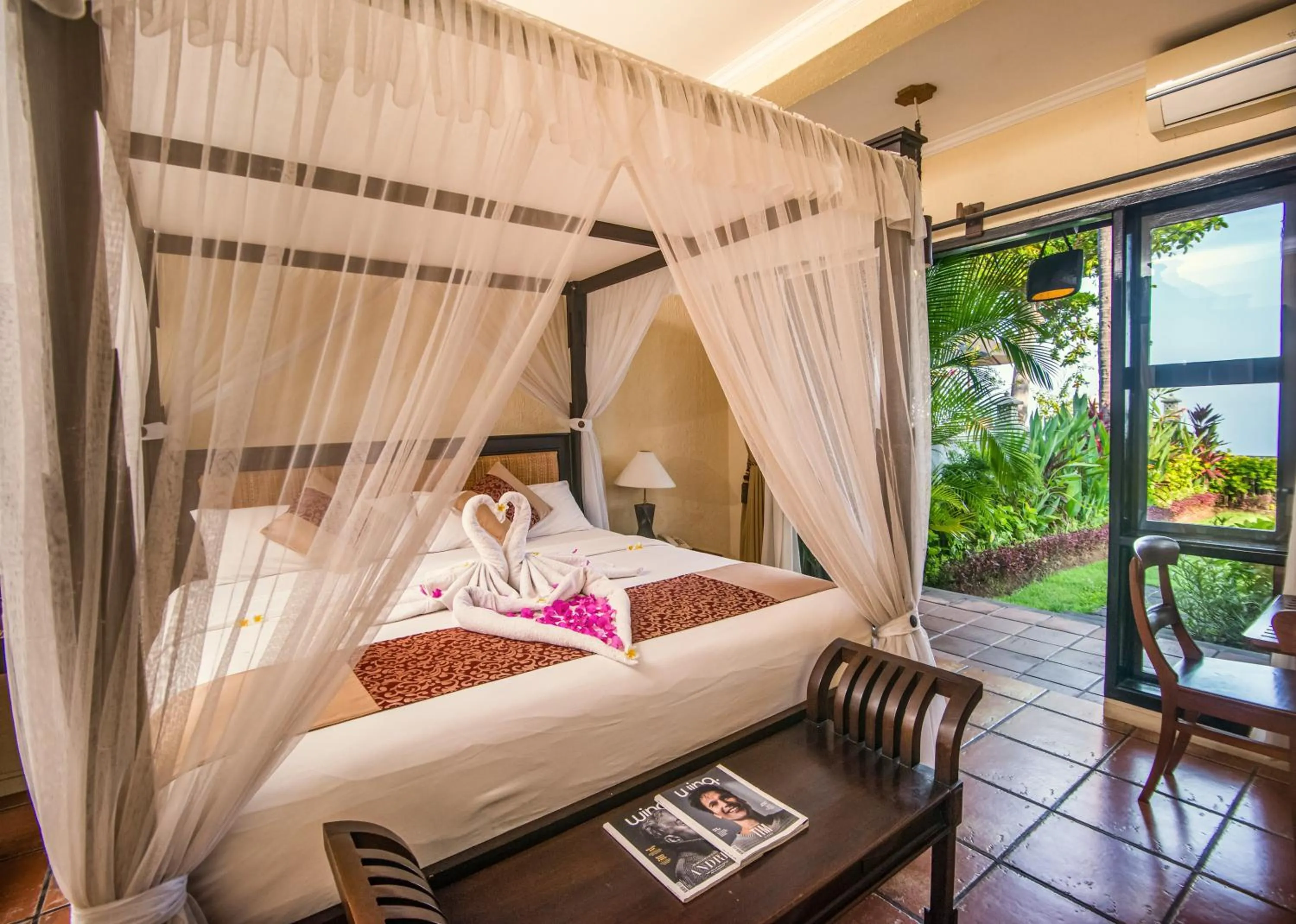 Bed in Nugraha Lovina Seaview Resort & Spa