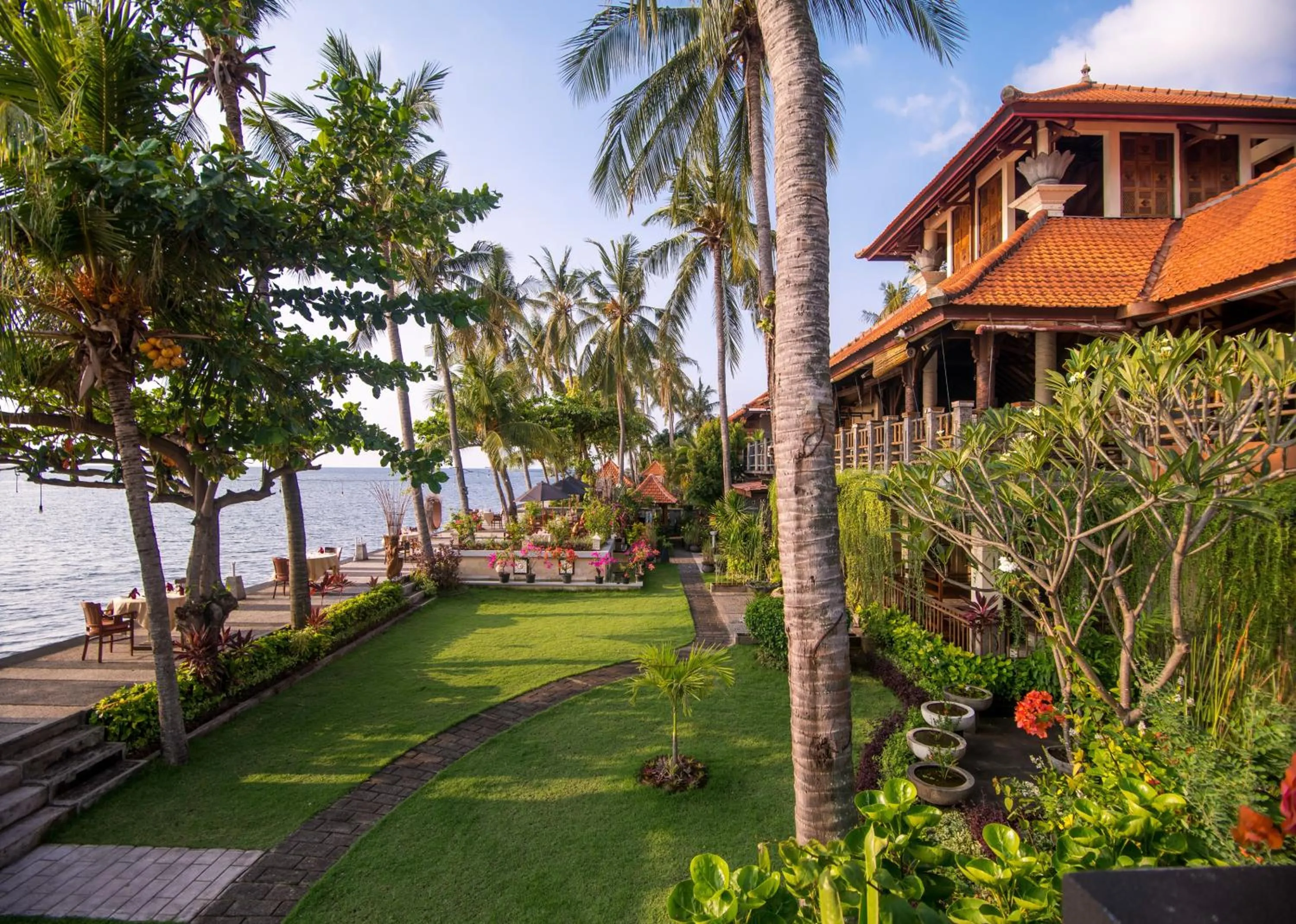 Garden in Nugraha Lovina Seaview Resort & Spa