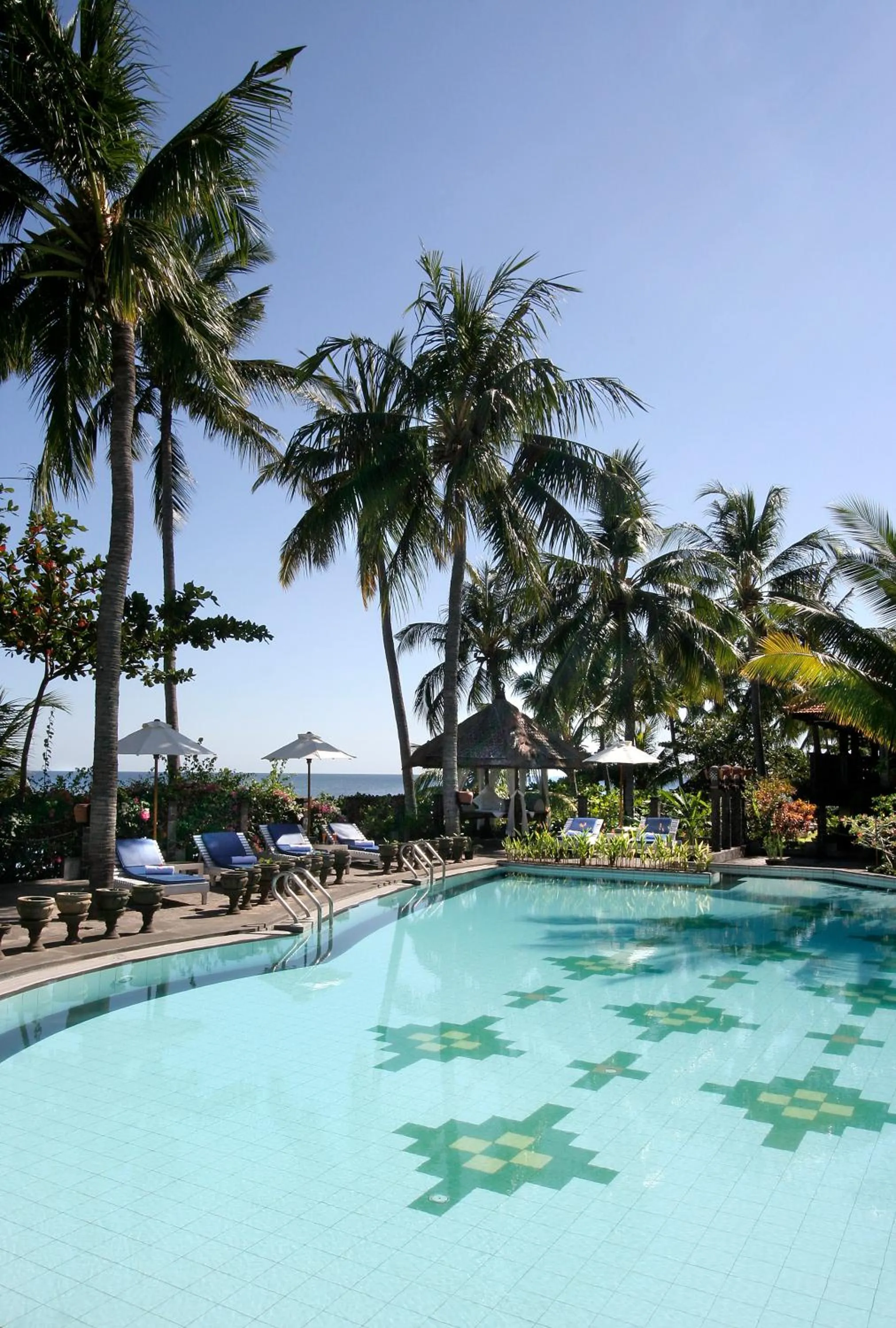Swimming pool in Nugraha Lovina Seaview Resort & Spa