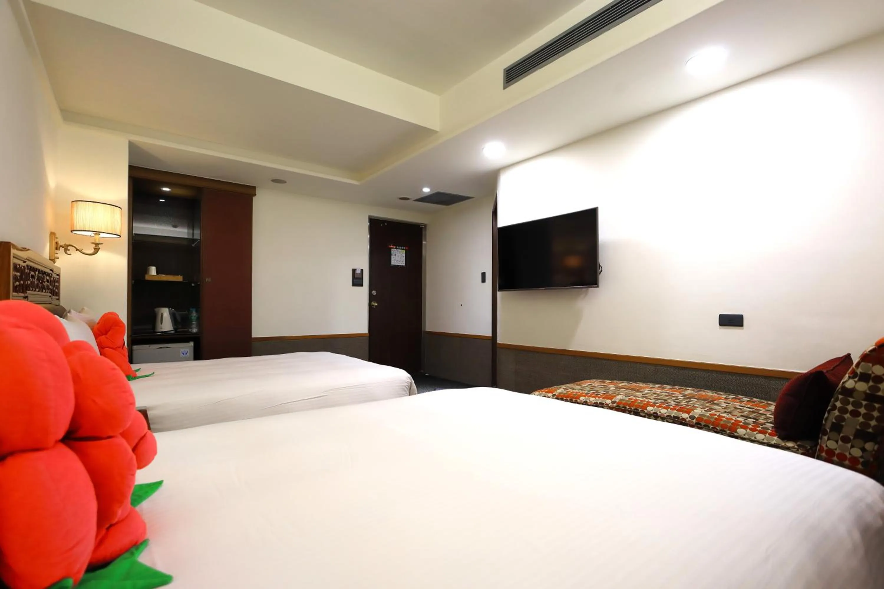 Bed in Han She Hotel