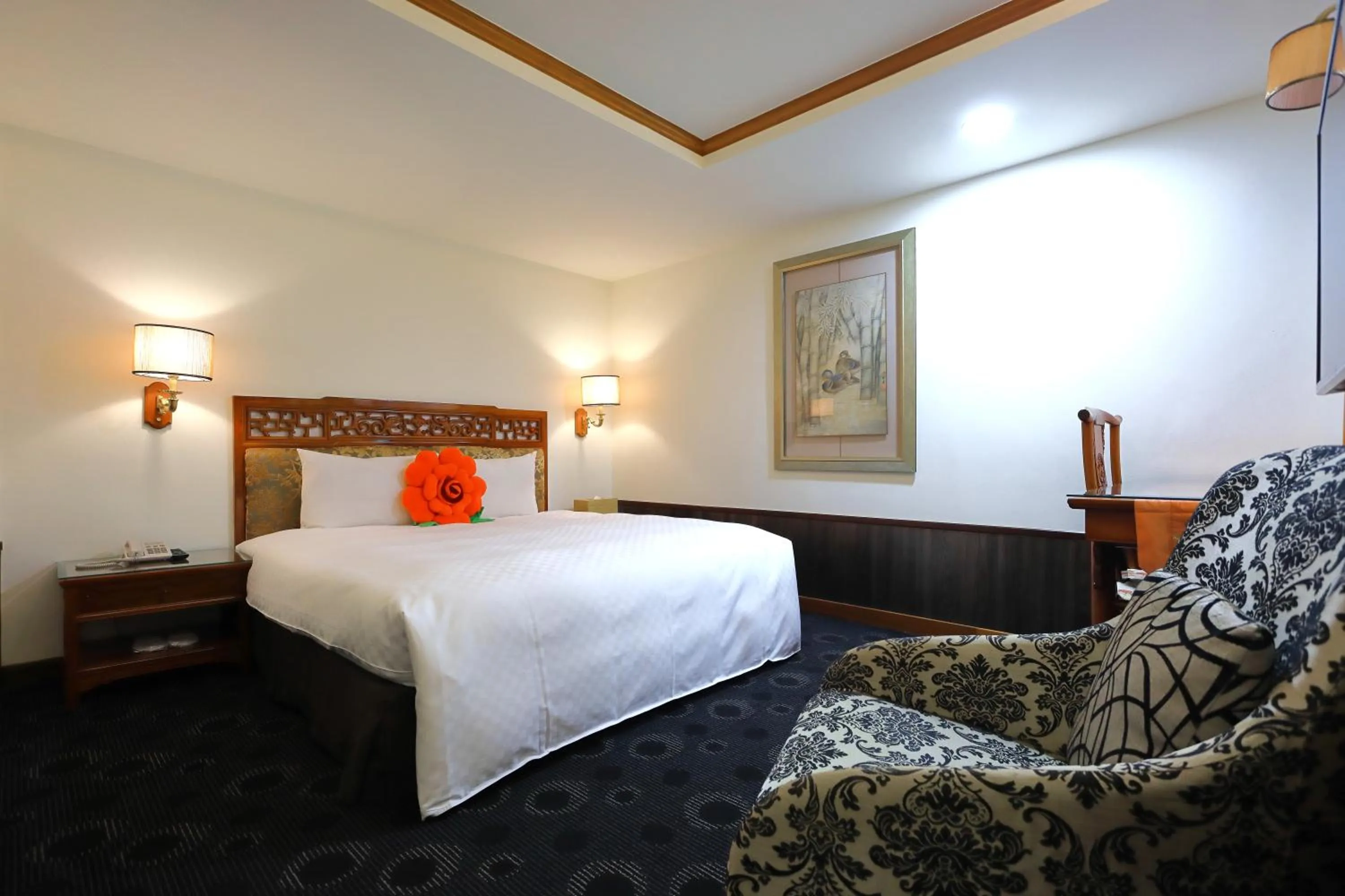 Bed in Han She Hotel