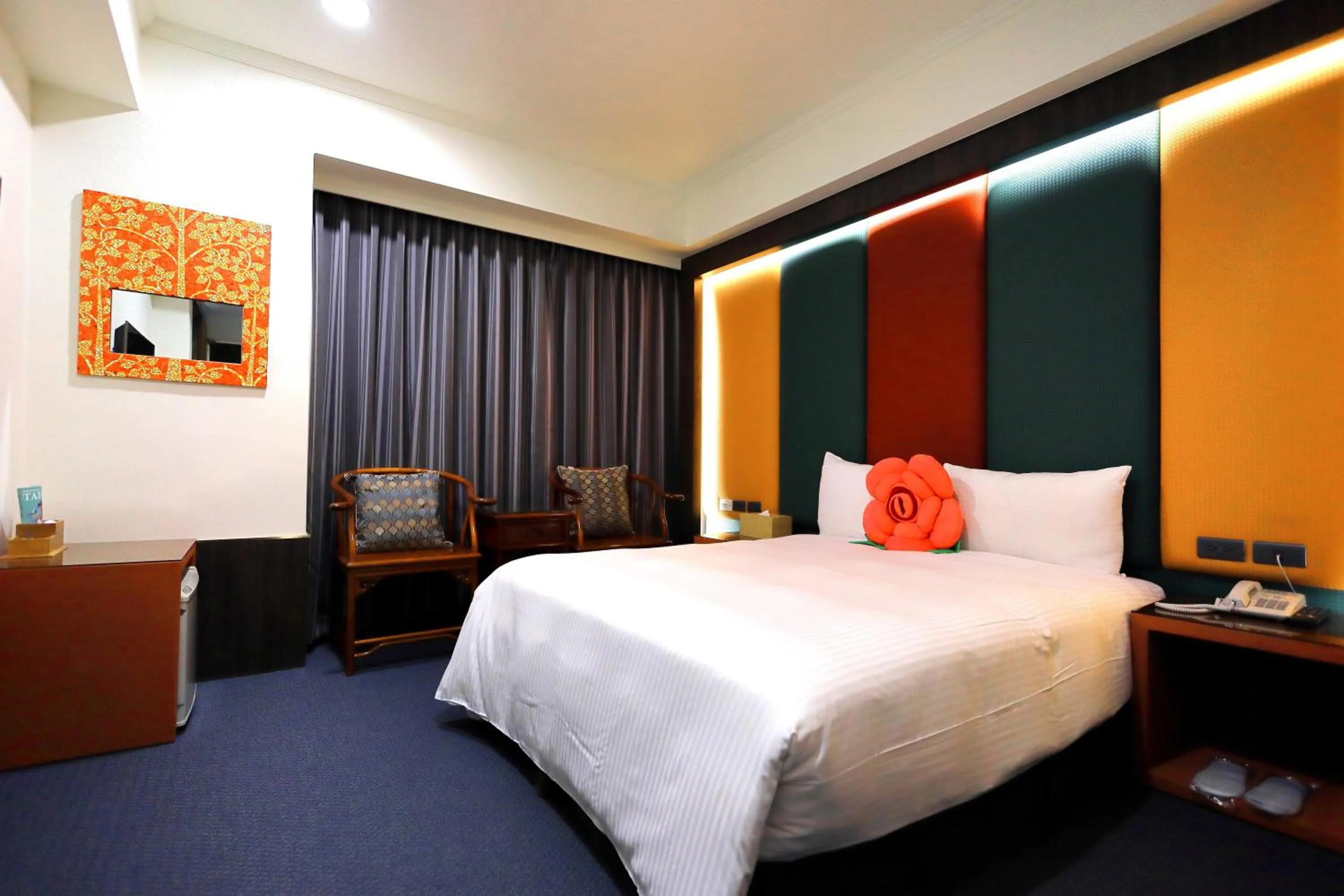 Bed in Han She Hotel