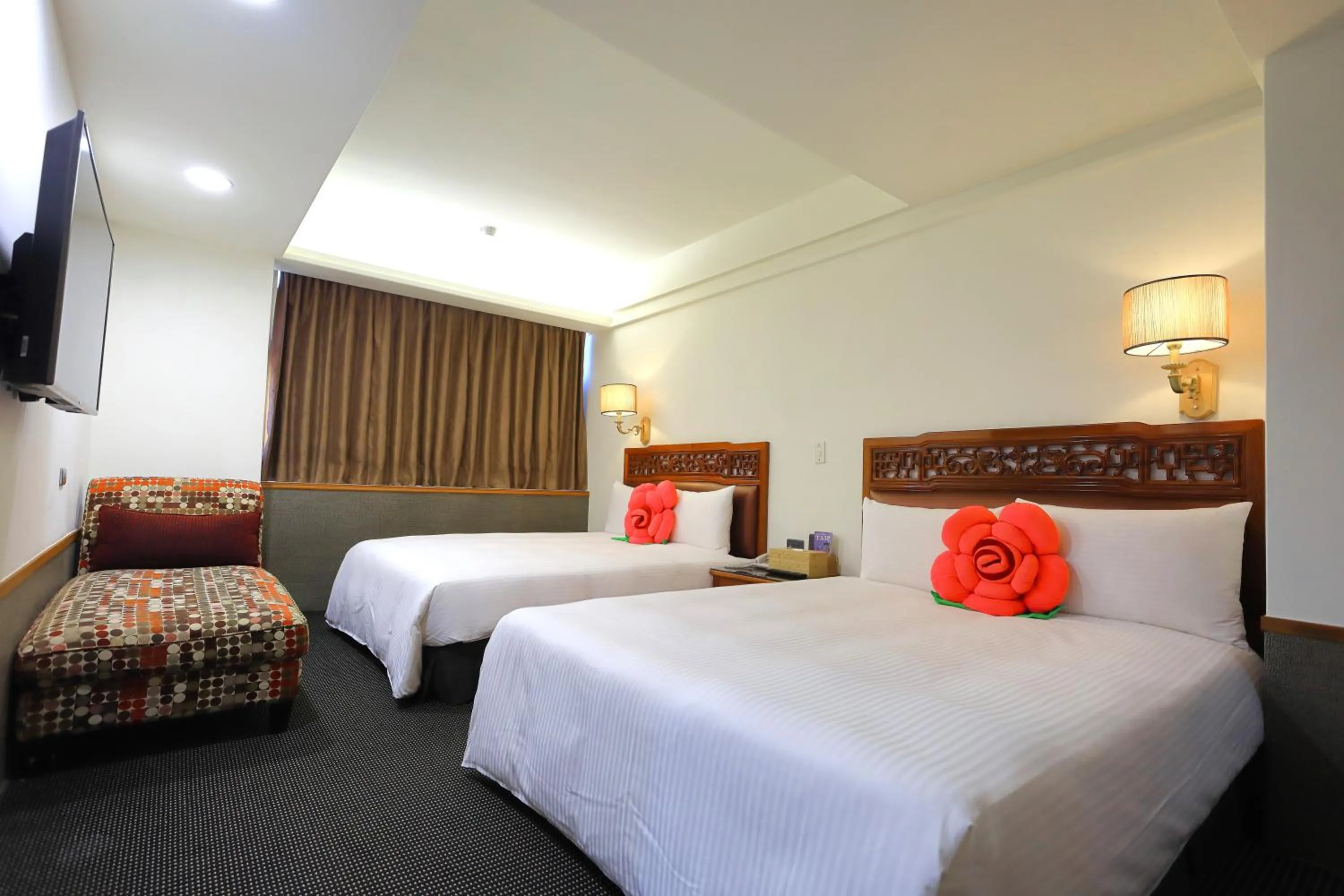 Bed in Han She Hotel