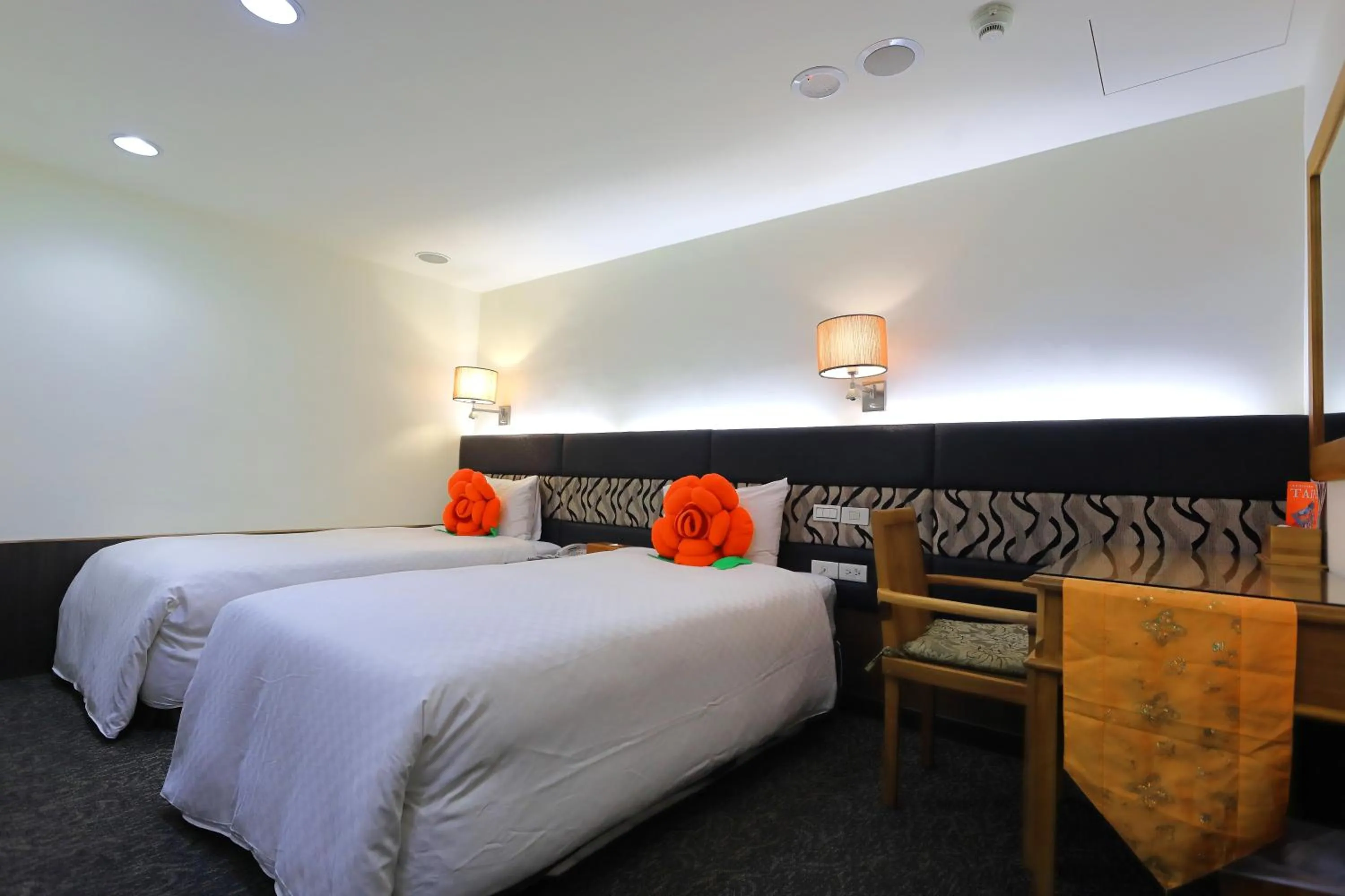 Bed in Han She Hotel