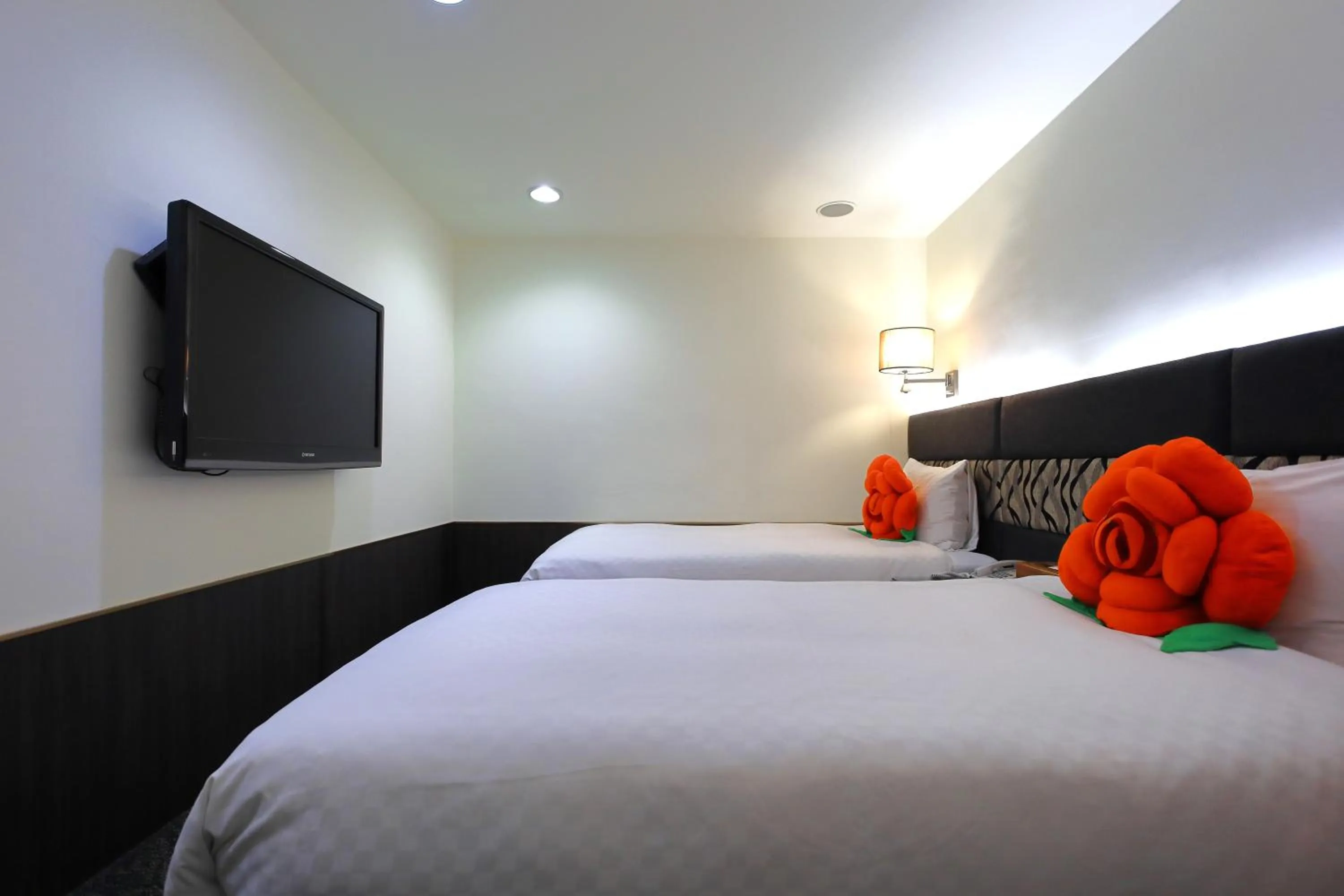 Bed in Han She Hotel