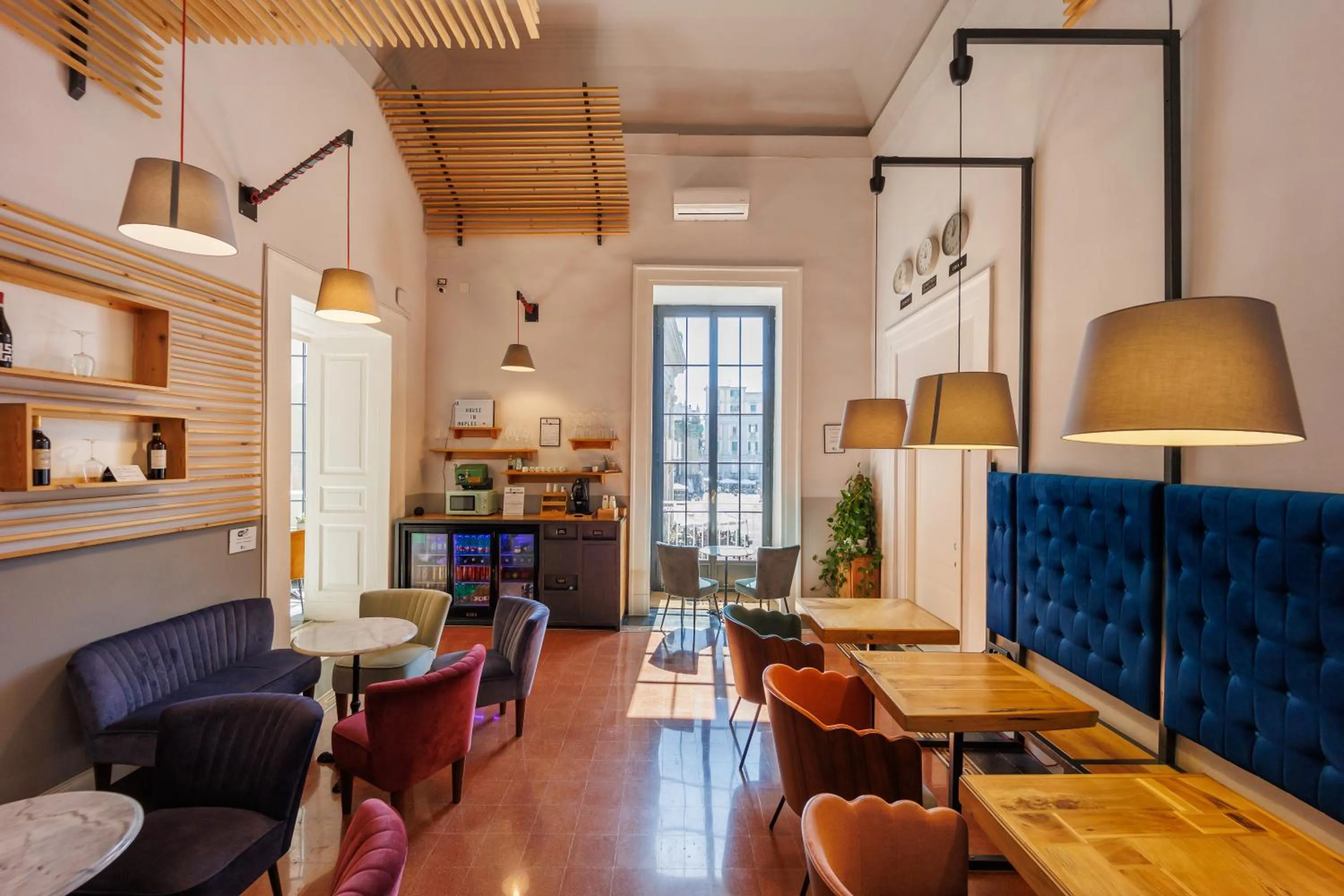 Breakfast in The Dante House by House In Naples