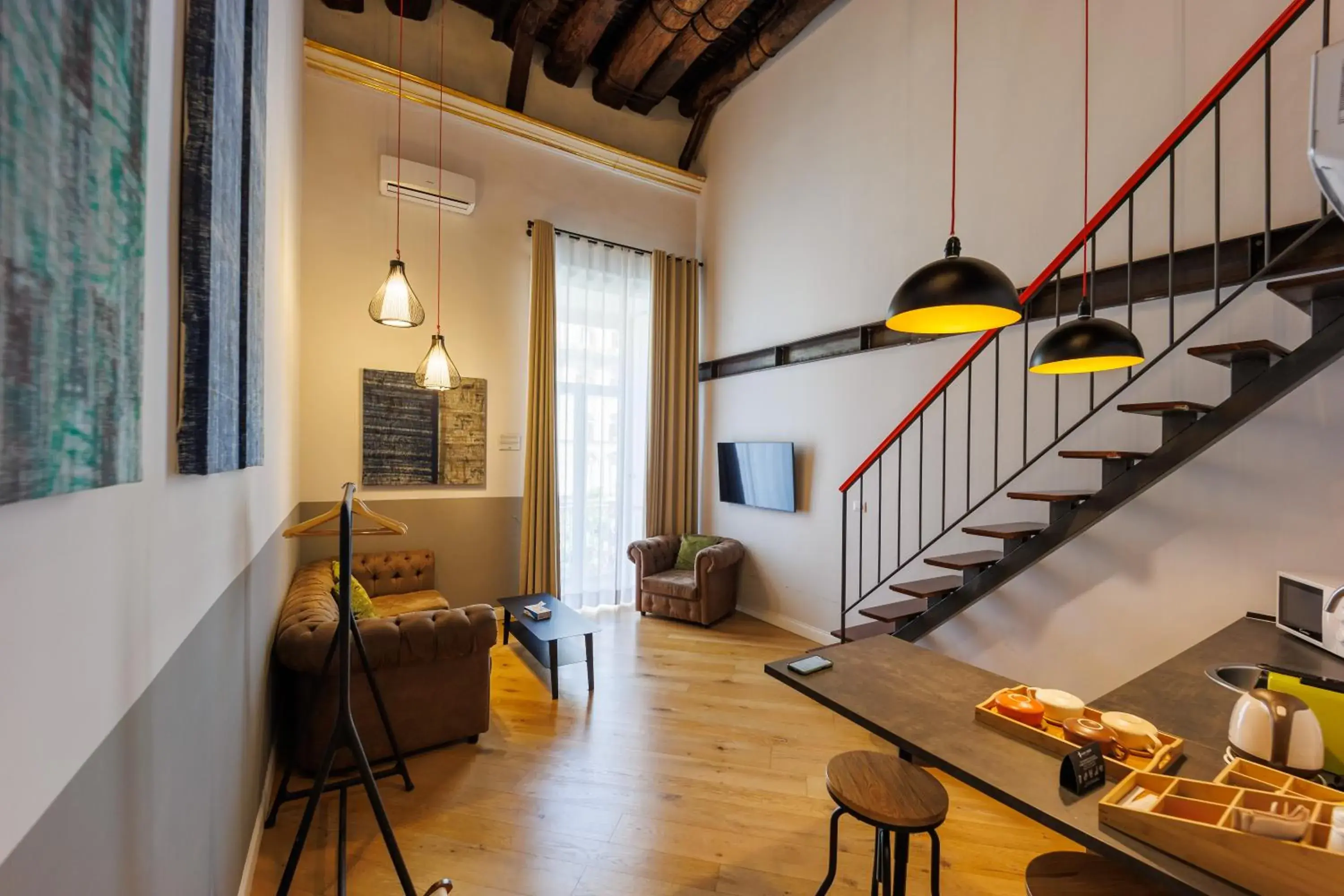 Deluxe Family Suite in The Dante House by House In Naples Deluxe Family Suite in The Dante House by House In Naples