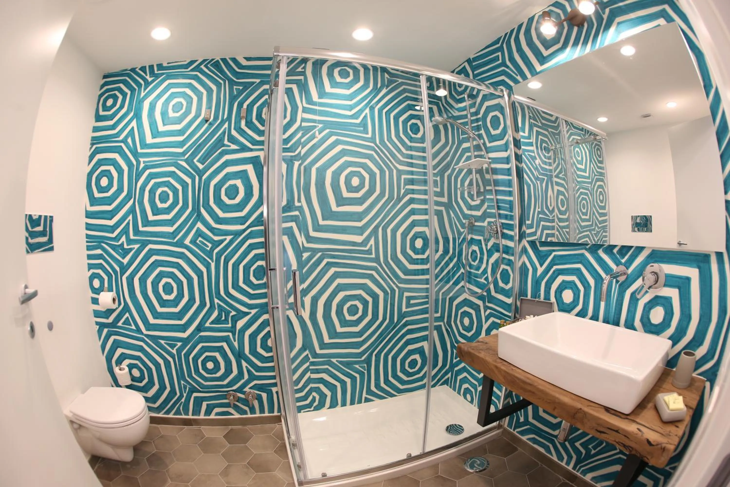 Shower in The Dante House by House In Naples