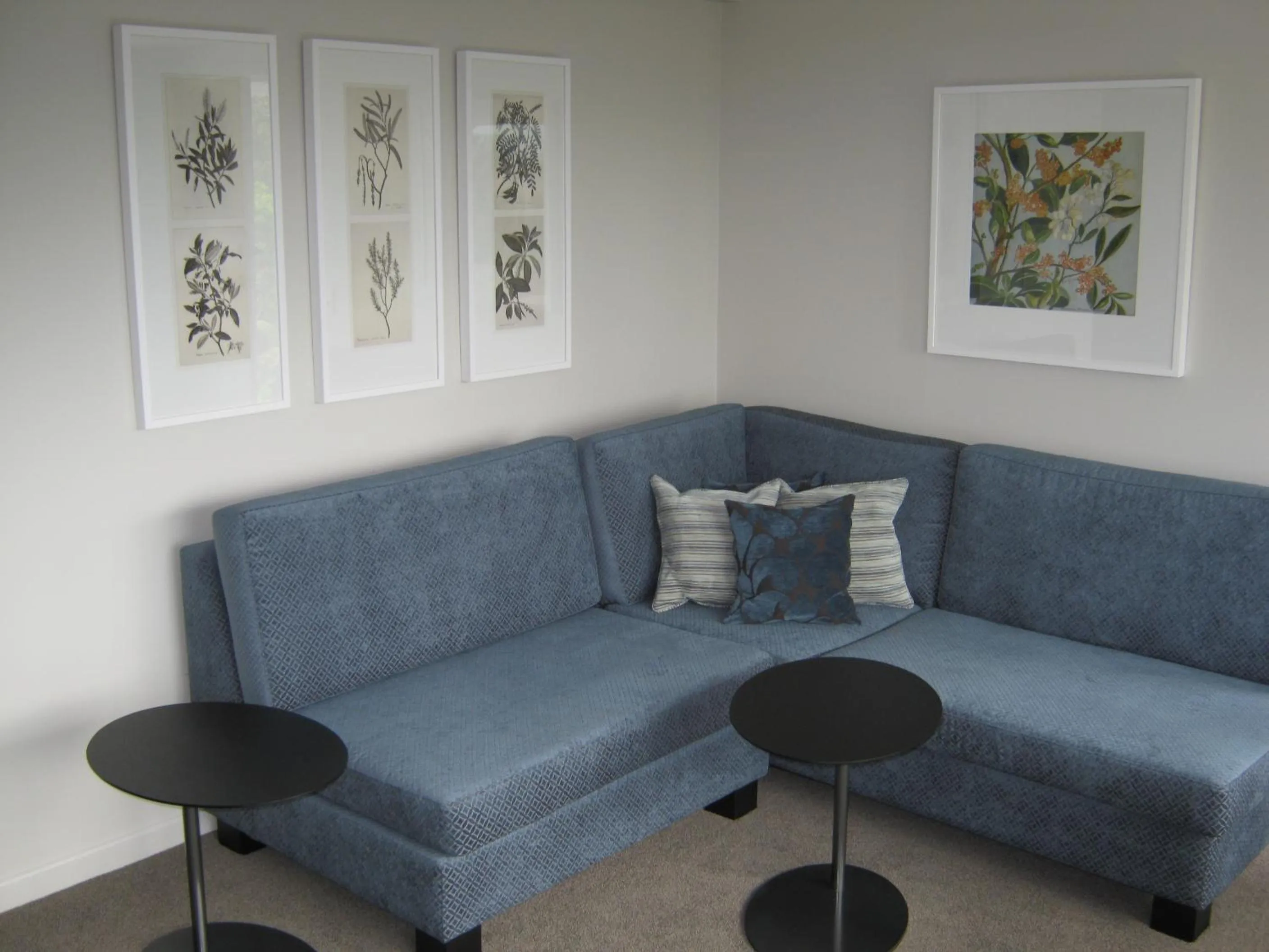 Living room in Waitakere Resort & Spa